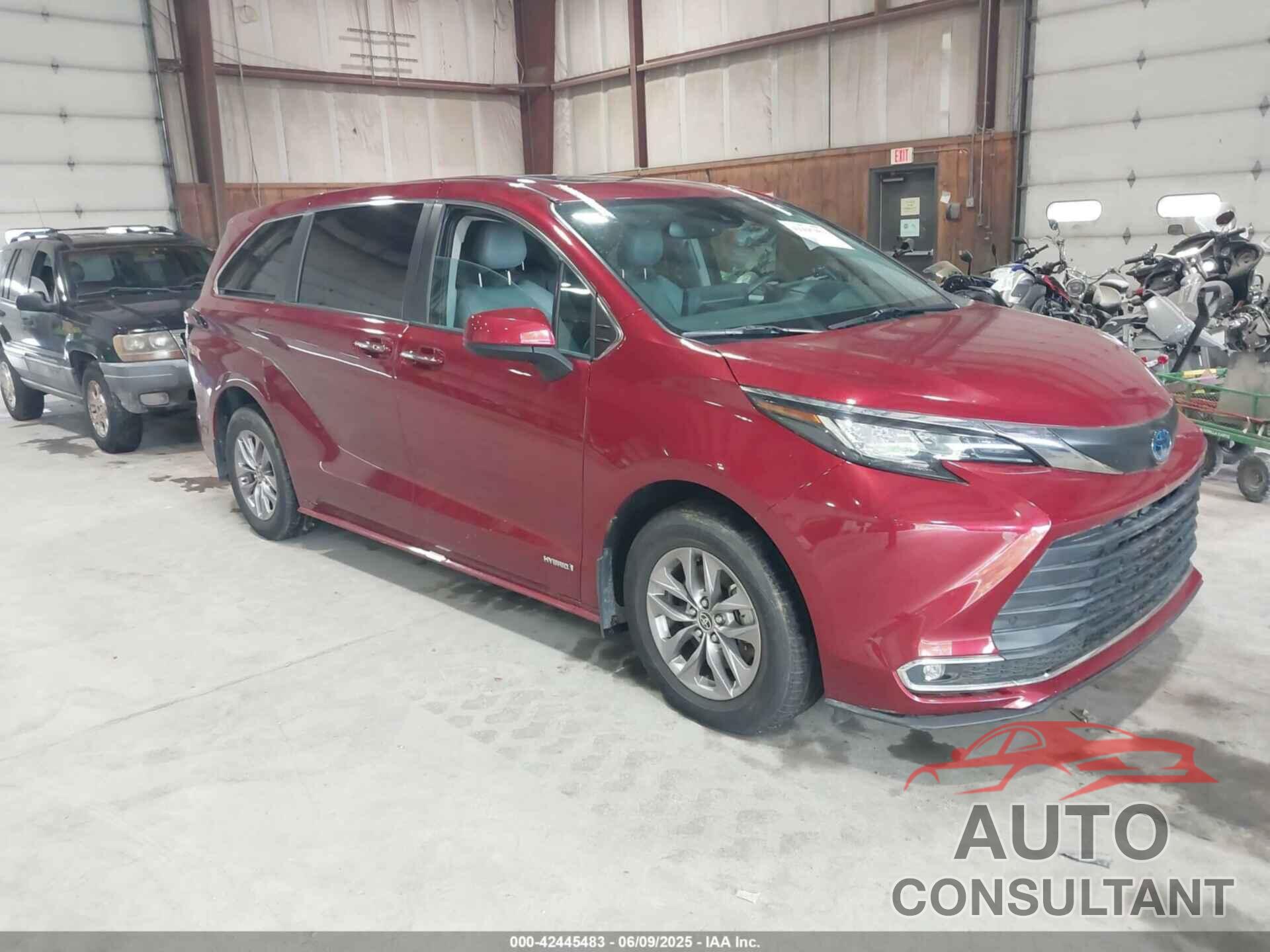 TOYOTA SIENNA 2021 - 5TDYSKFC5MS011766