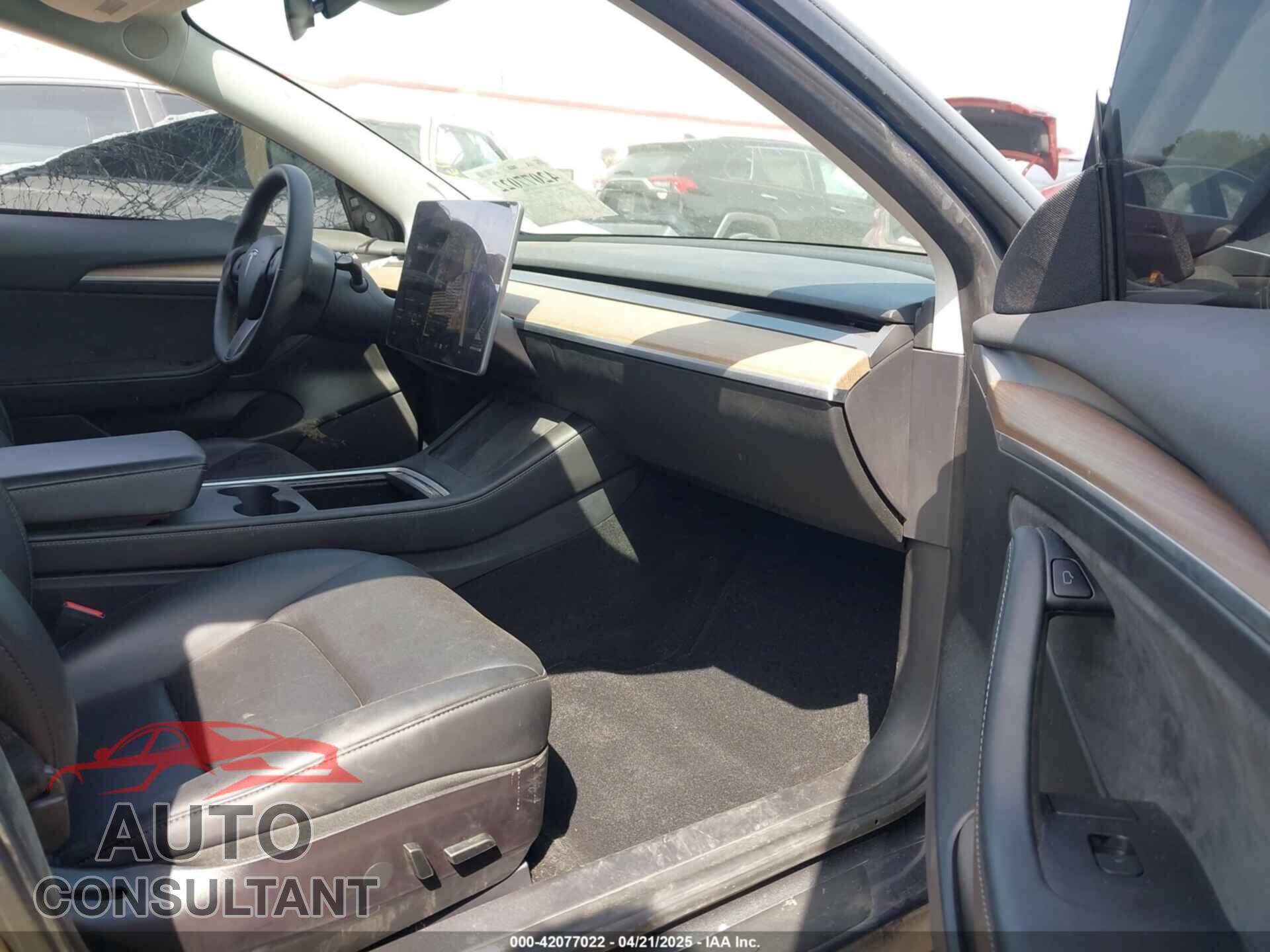 TESLA MODEL 3 2021 - 5YJ3E1EB3MF014884