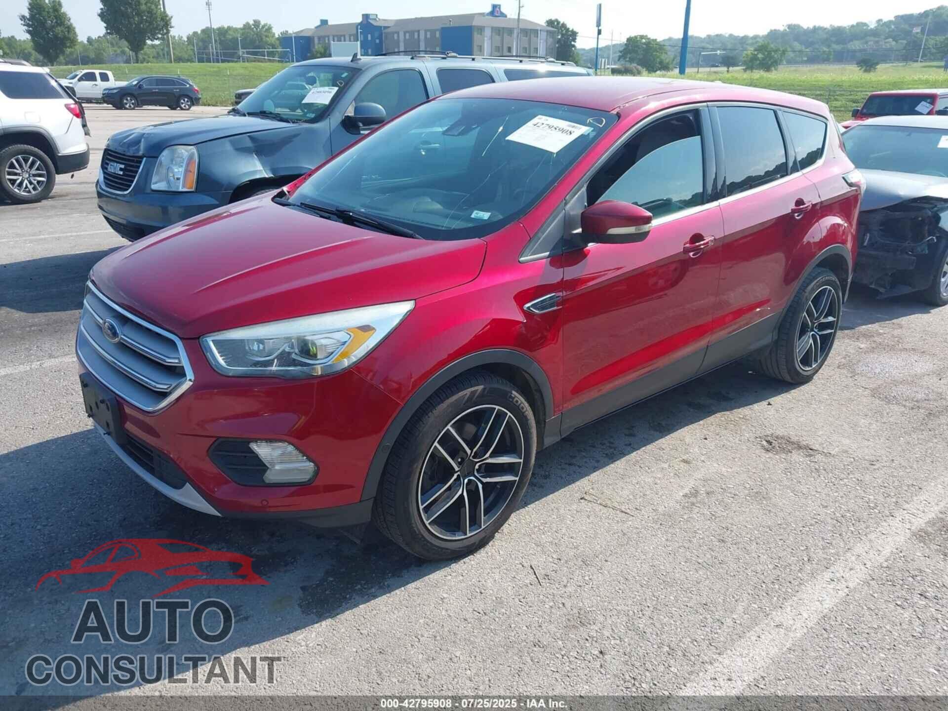 FORD ESCAPE 2017 - 1FMCU0JD9HUB14615