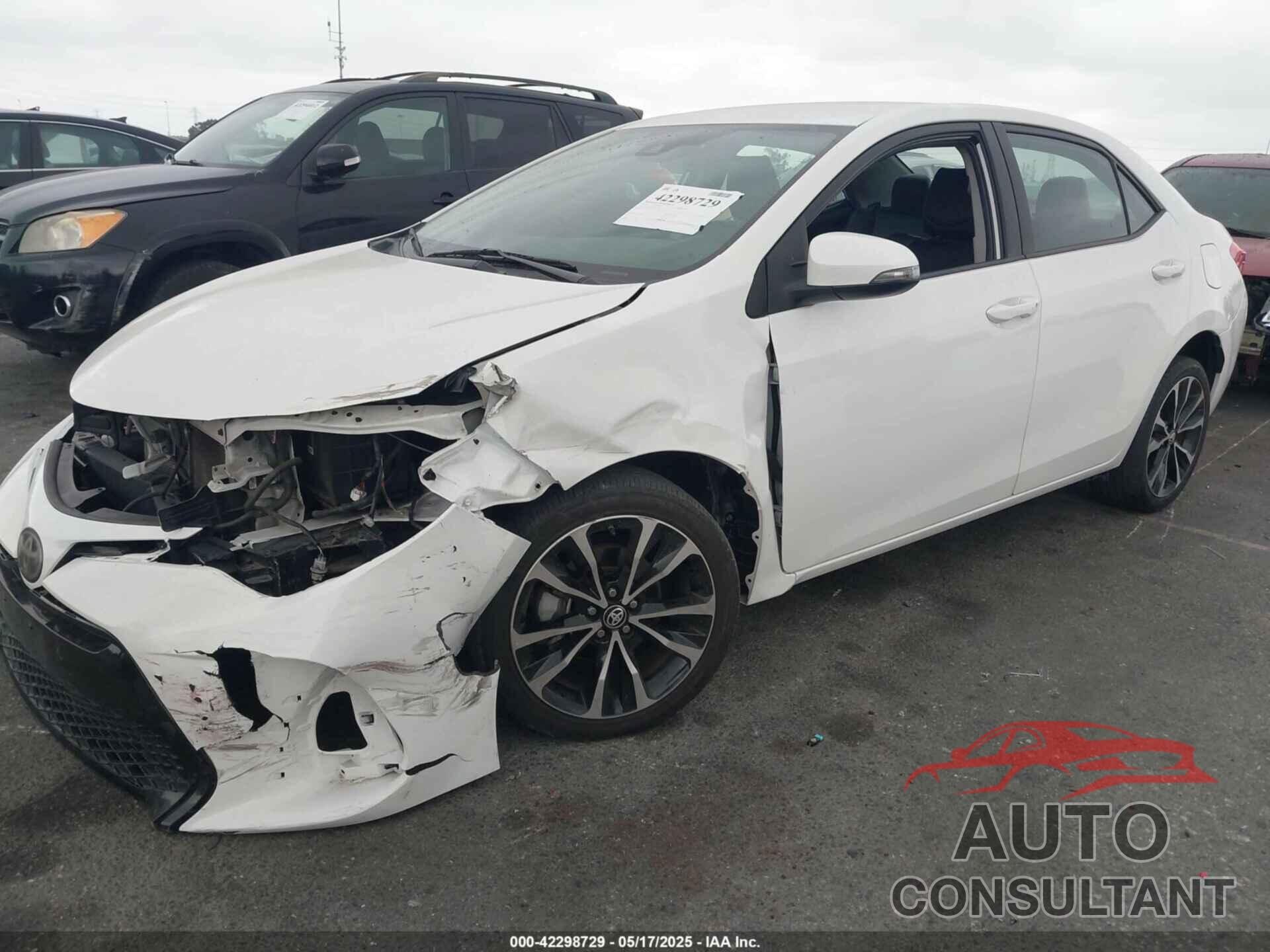 TOYOTA COROLLA 2018 - 5YFBURHEXJP817498