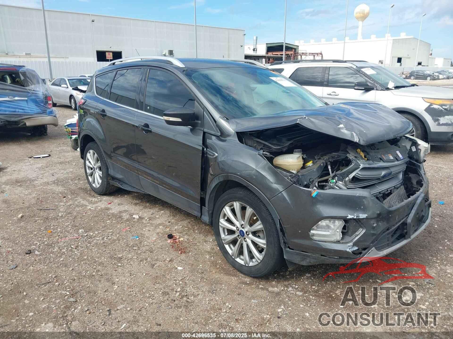 FORD ESCAPE 2017 - 1FMCU0J99HUD84519