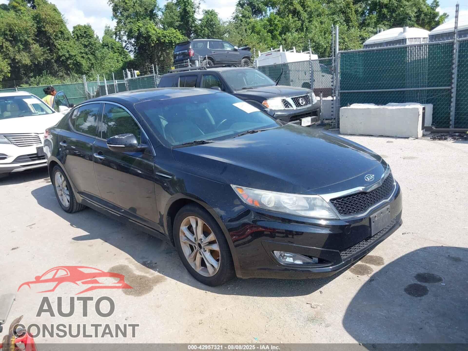 KIA OPTIMA 2011 - KNAGN4A74B5117585