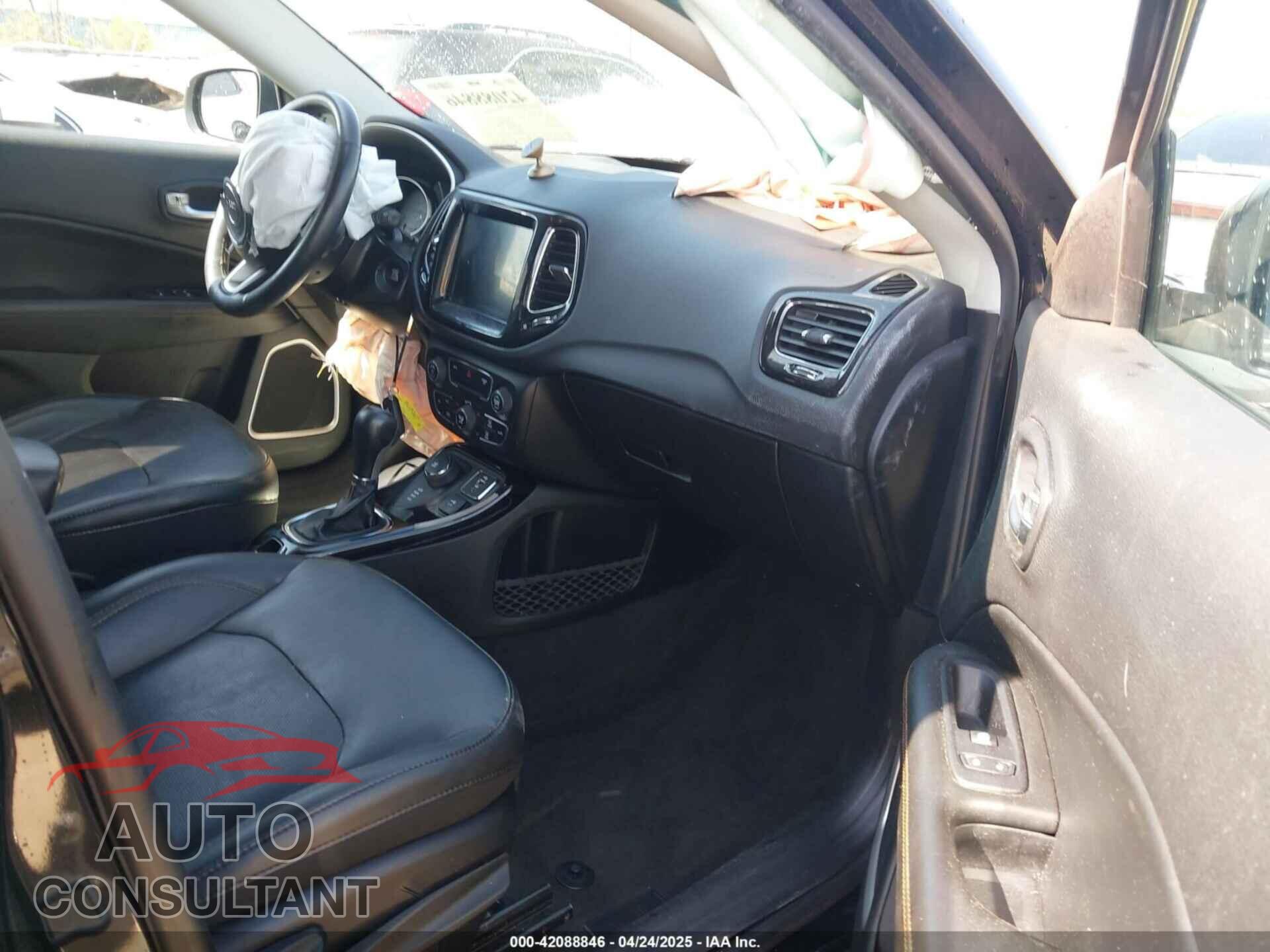 JEEP COMPASS 2018 - 3C4NJDCB7JT493851