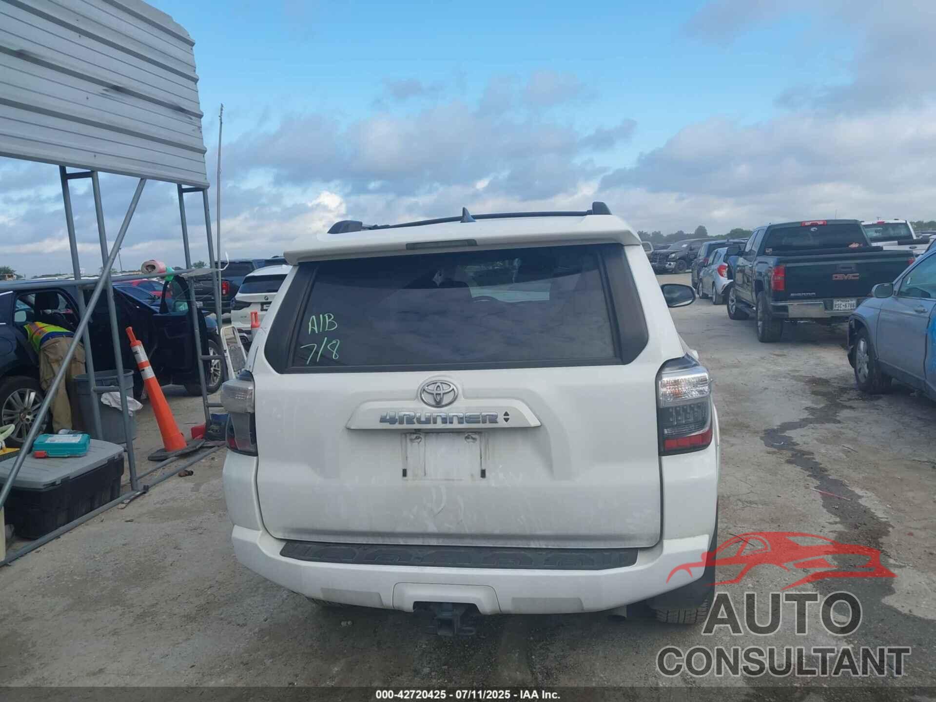 TOYOTA 4RUNNER 2022 - JTEEU5JR6N5260929