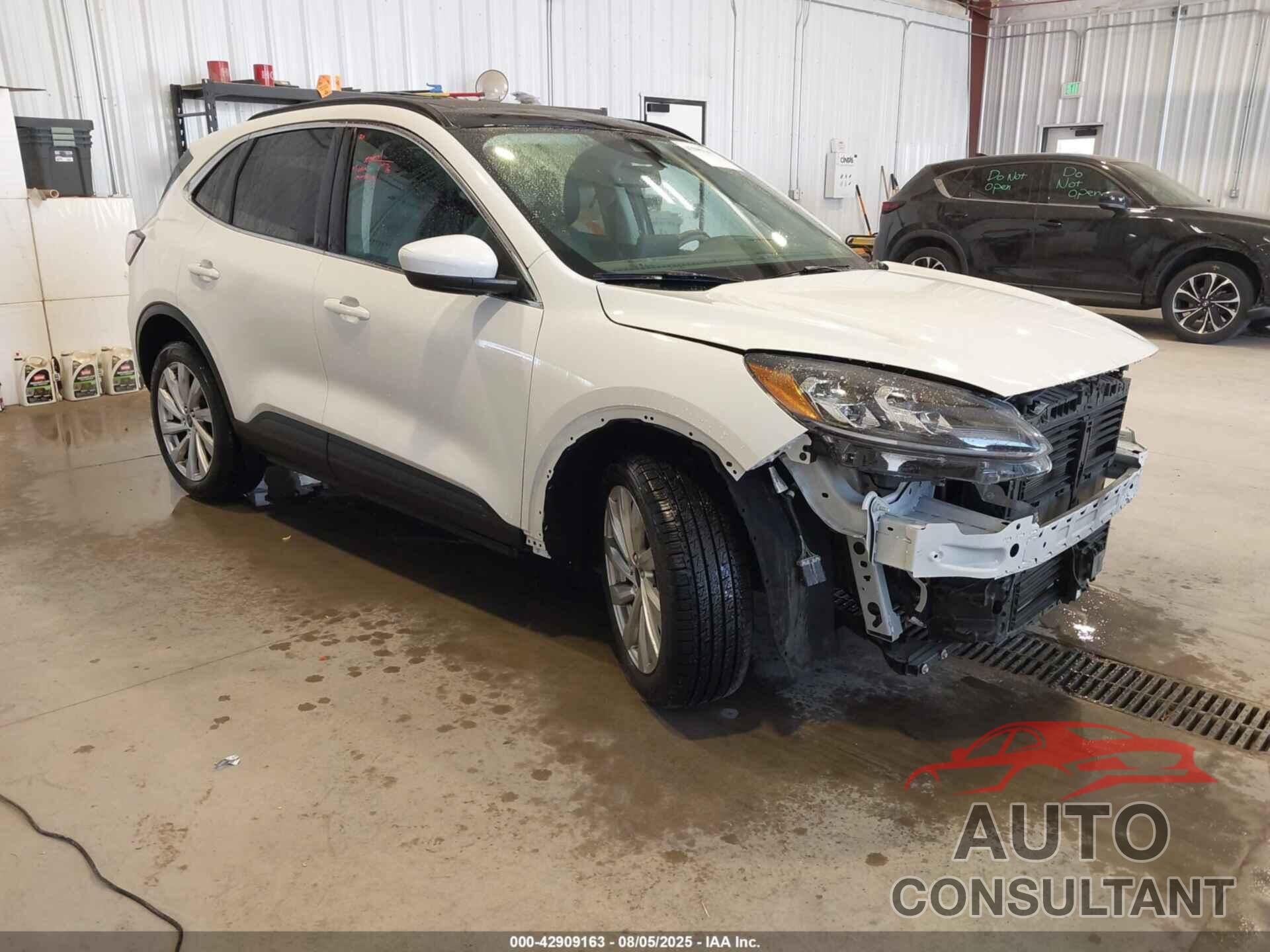 FORD ESCAPE 2022 - 1FMCU9J93NUB34354