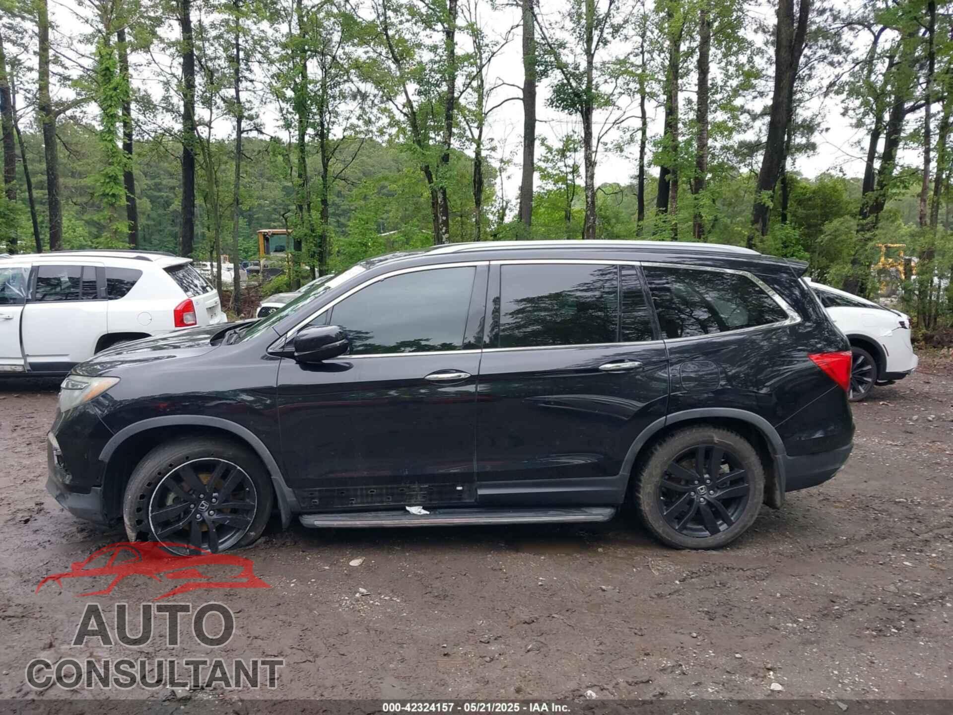 HONDA PILOT 2017 - 5FNYF5H92HB018918