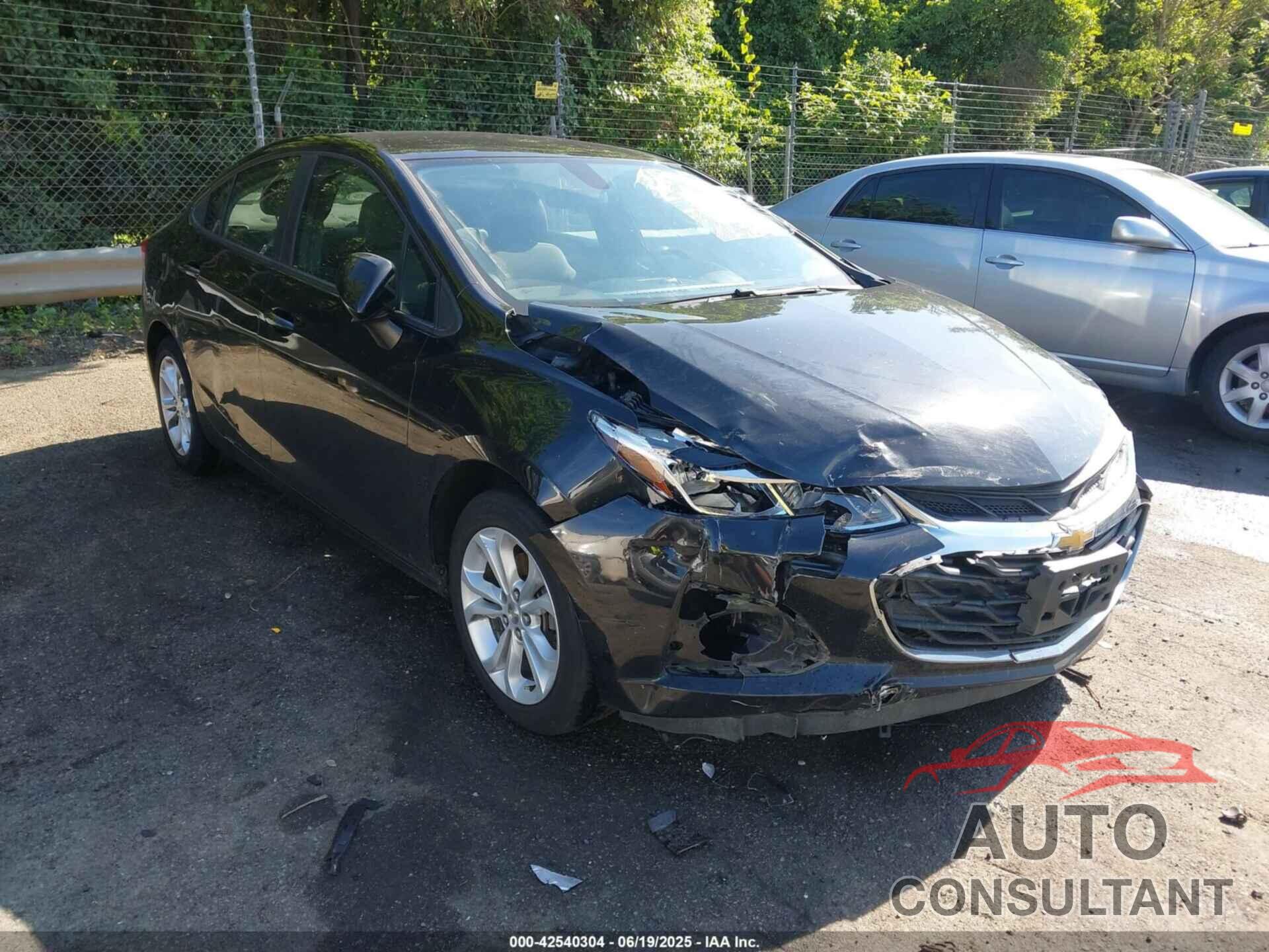 CHEVROLET CRUZE 2019 - 1G1BC5SM2K7152474