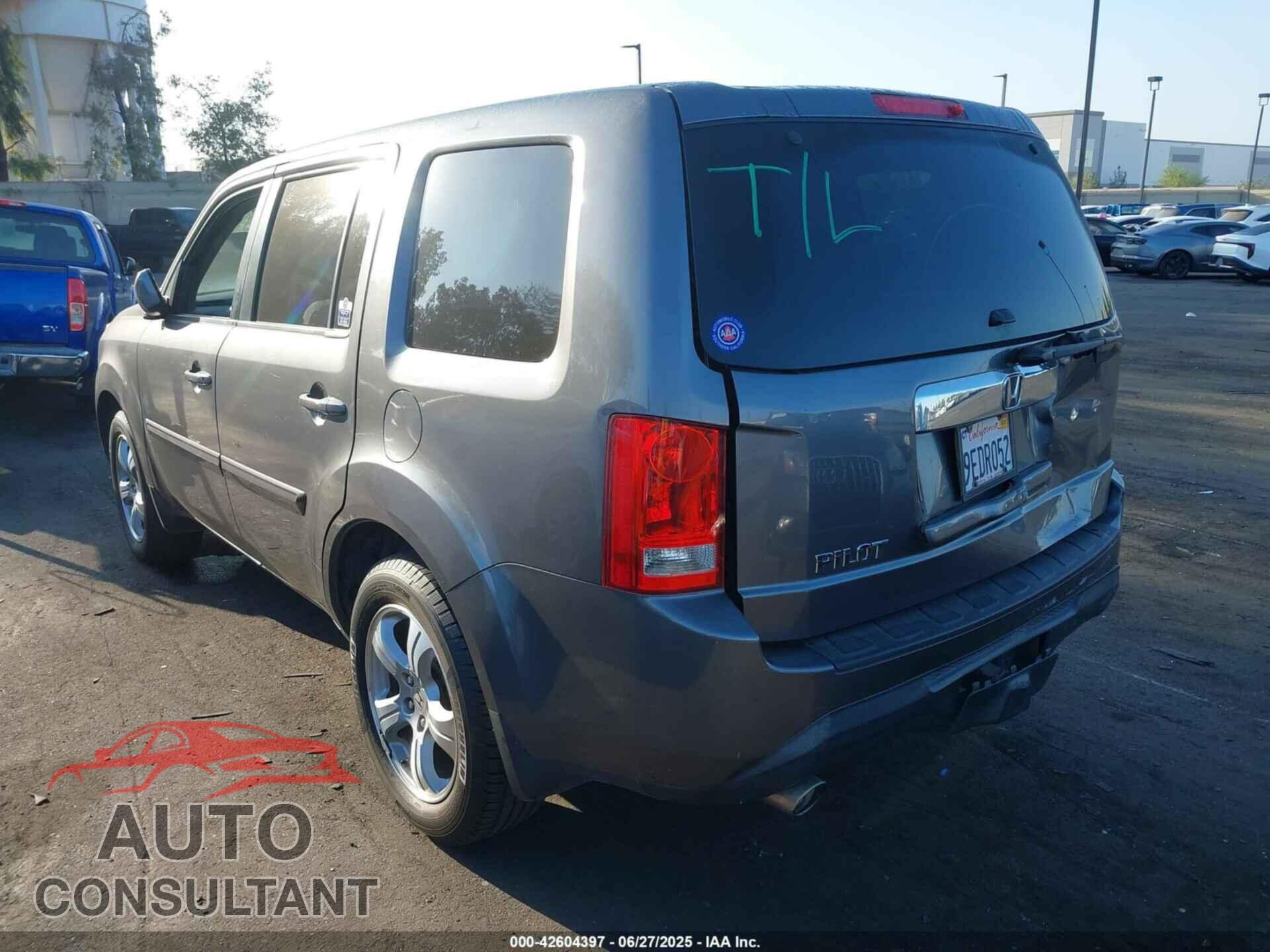 HONDA PILOT 2015 - 5FNYF3H47FB003336