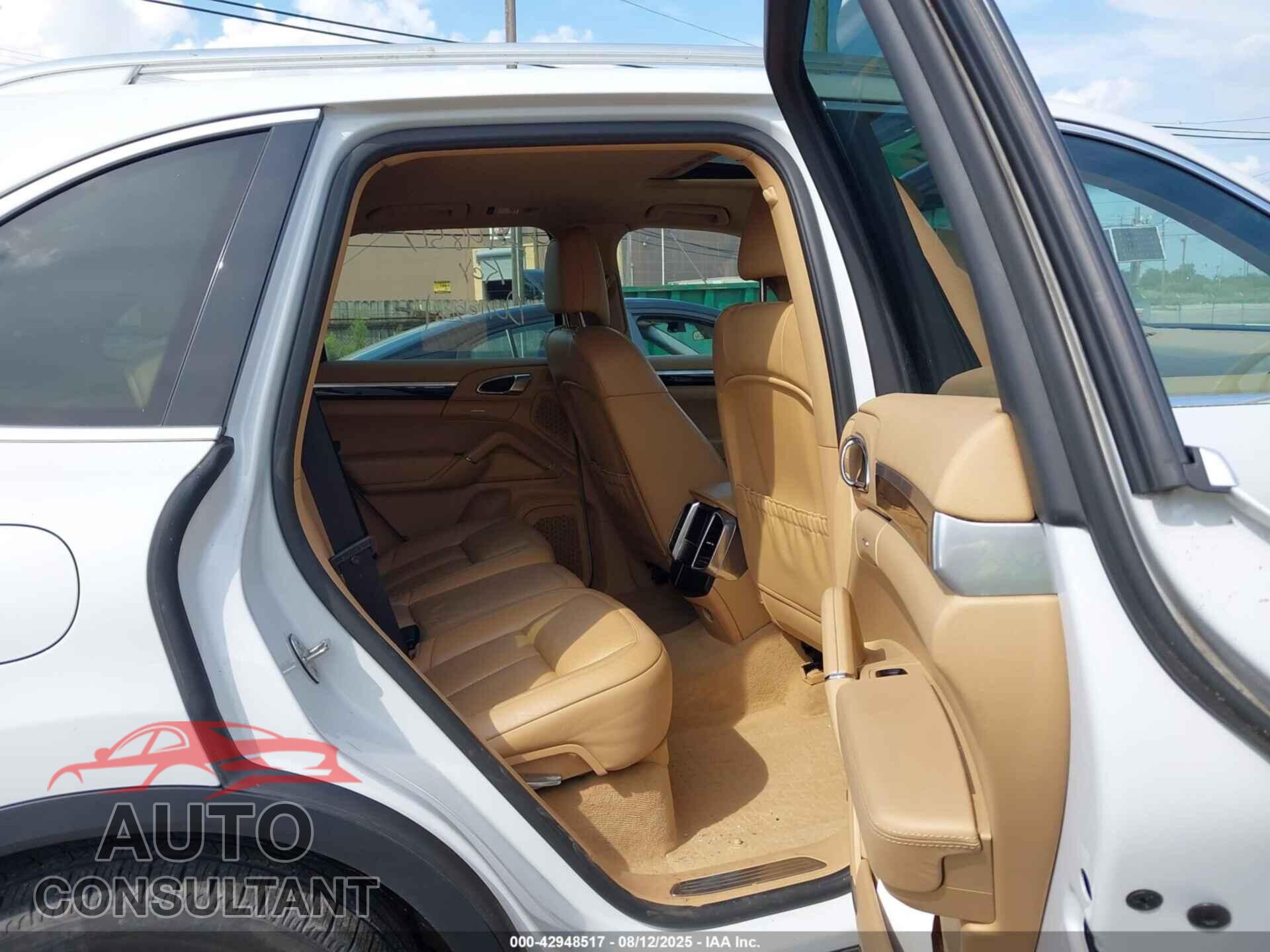PORSCHE CAYENNE 2016 - WP1AA2A22GKA14976