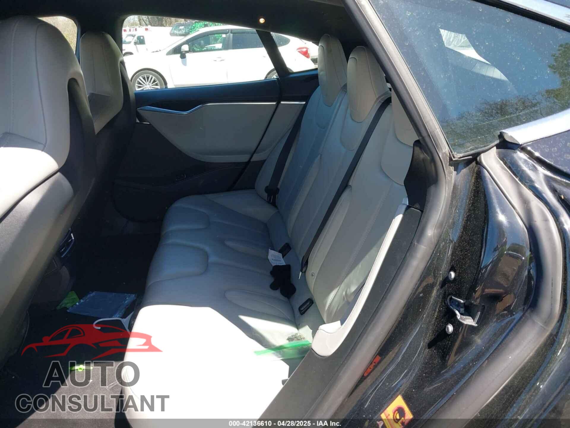 TESLA MODEL S 2015 - 5YJSA1H16FF084215