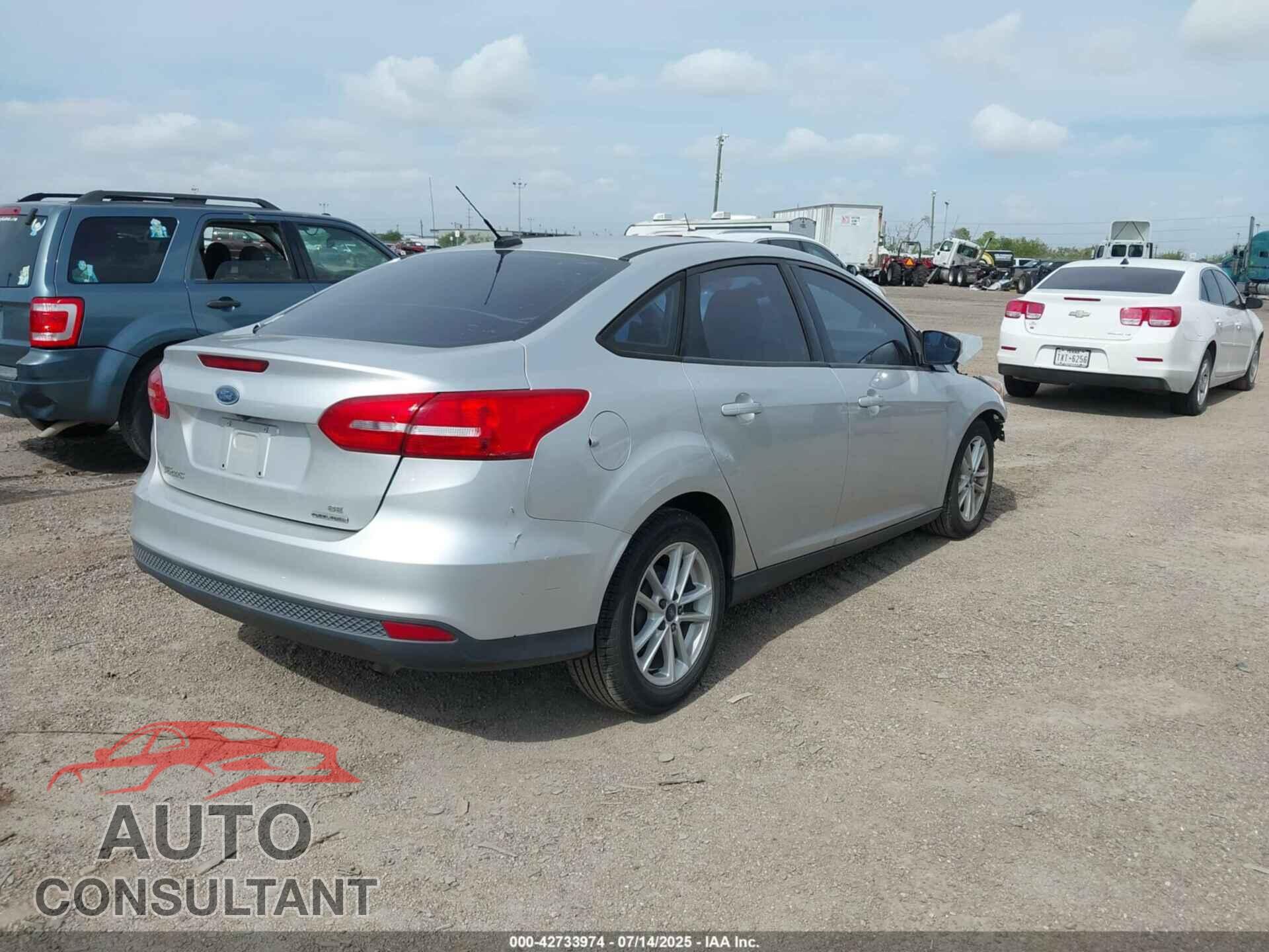 FORD FOCUS 2015 - 1FADP3F24FL219273