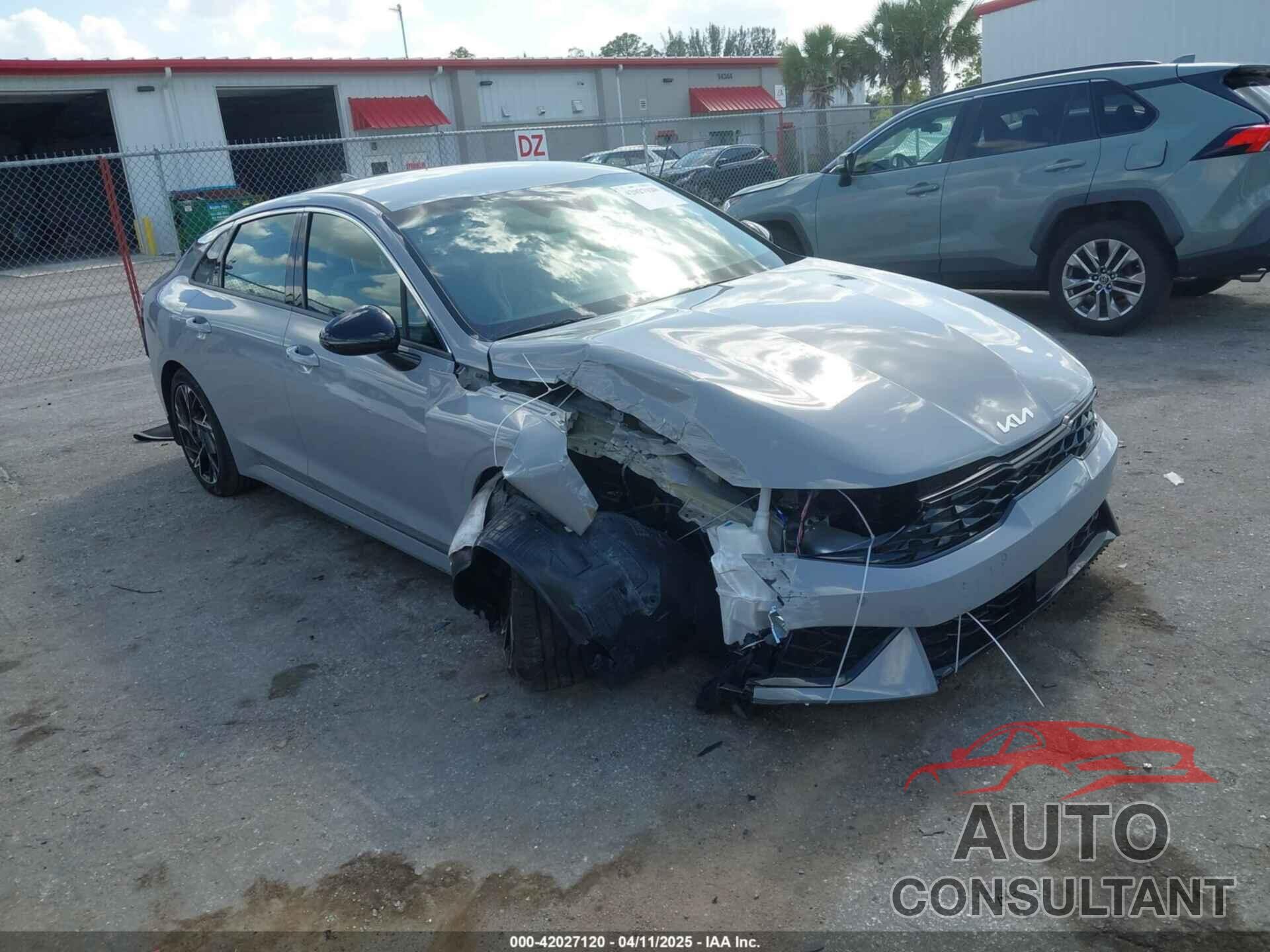 KIA K5 2025 - KNAG64J7XS5304309