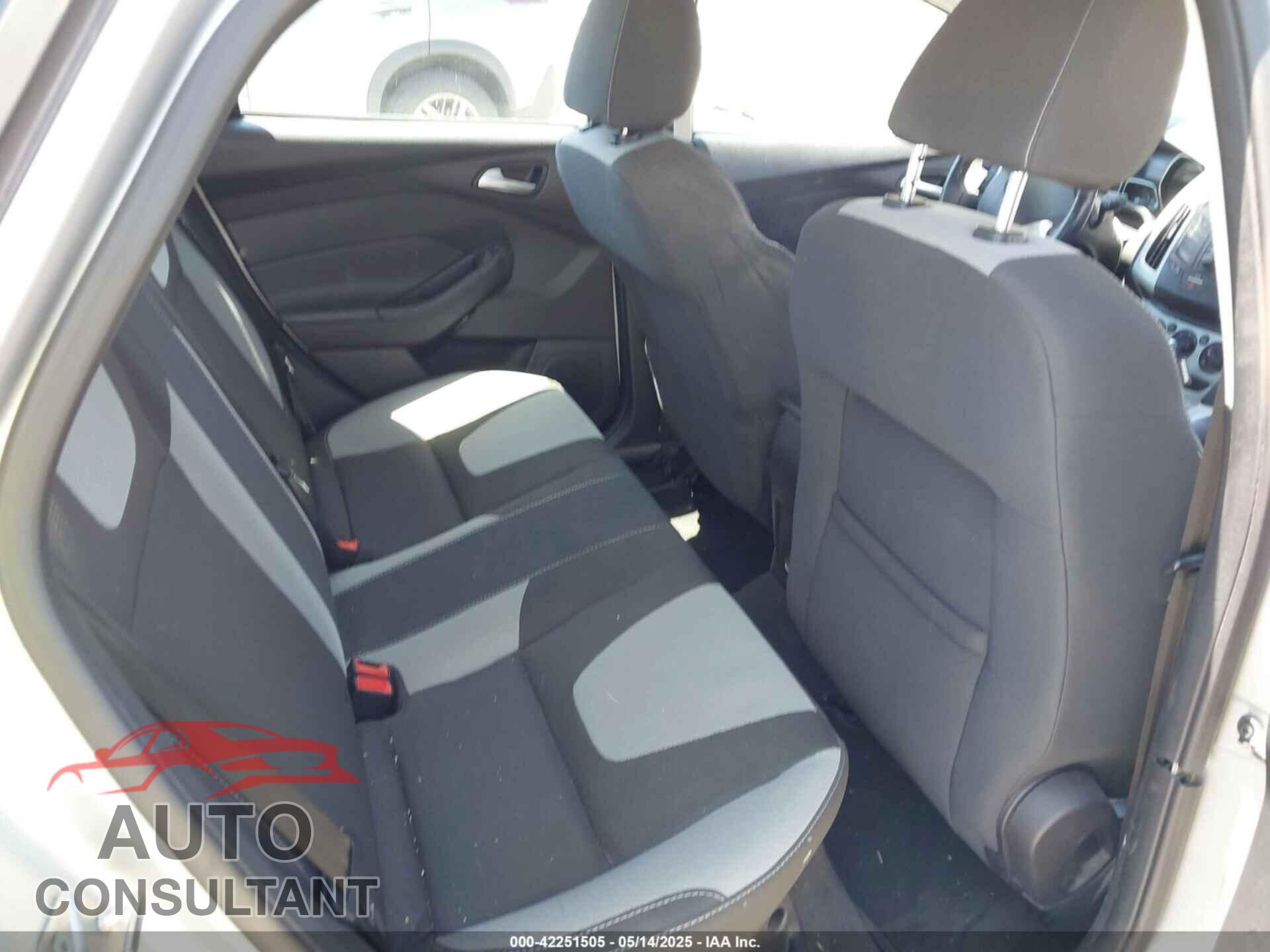 FORD FOCUS 2012 - 1FAHP3F25CL476830