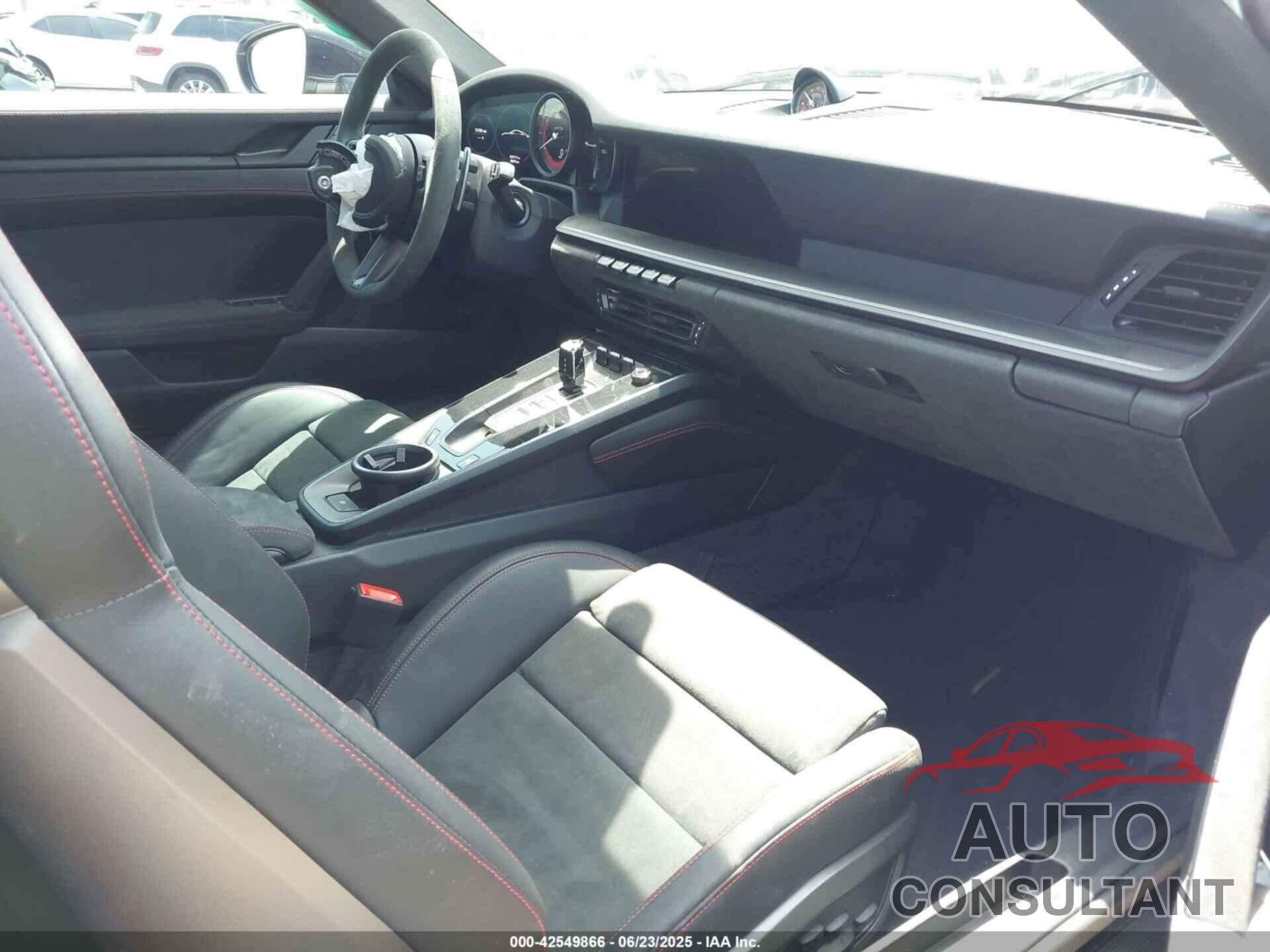 PORSCHE 911 2024 - WP0AB2A99RS221007