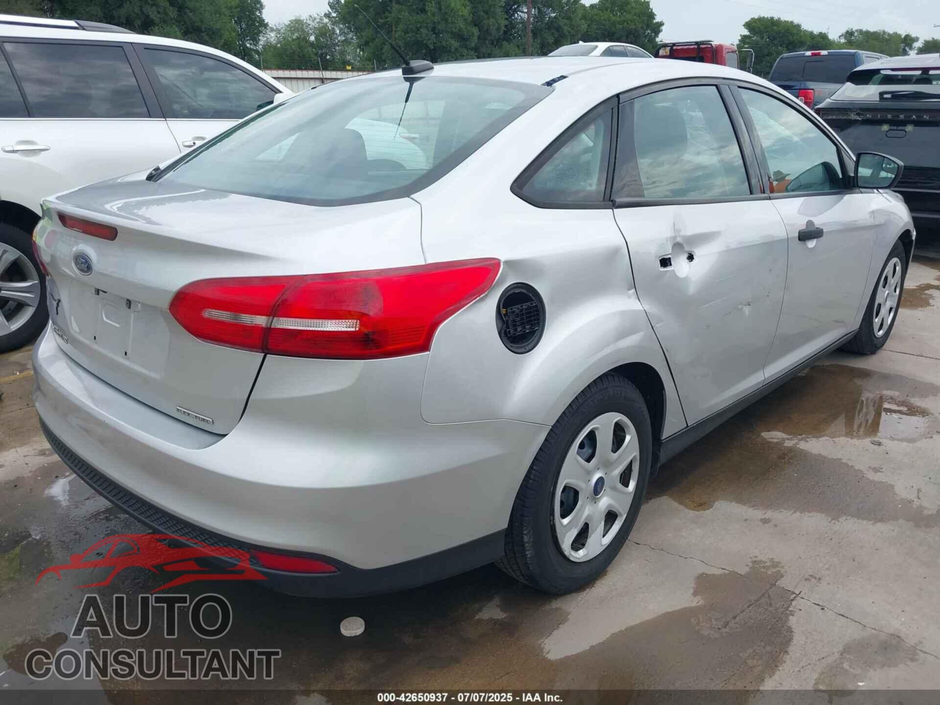 FORD FOCUS 2015 - 1FADP3E20FL368281