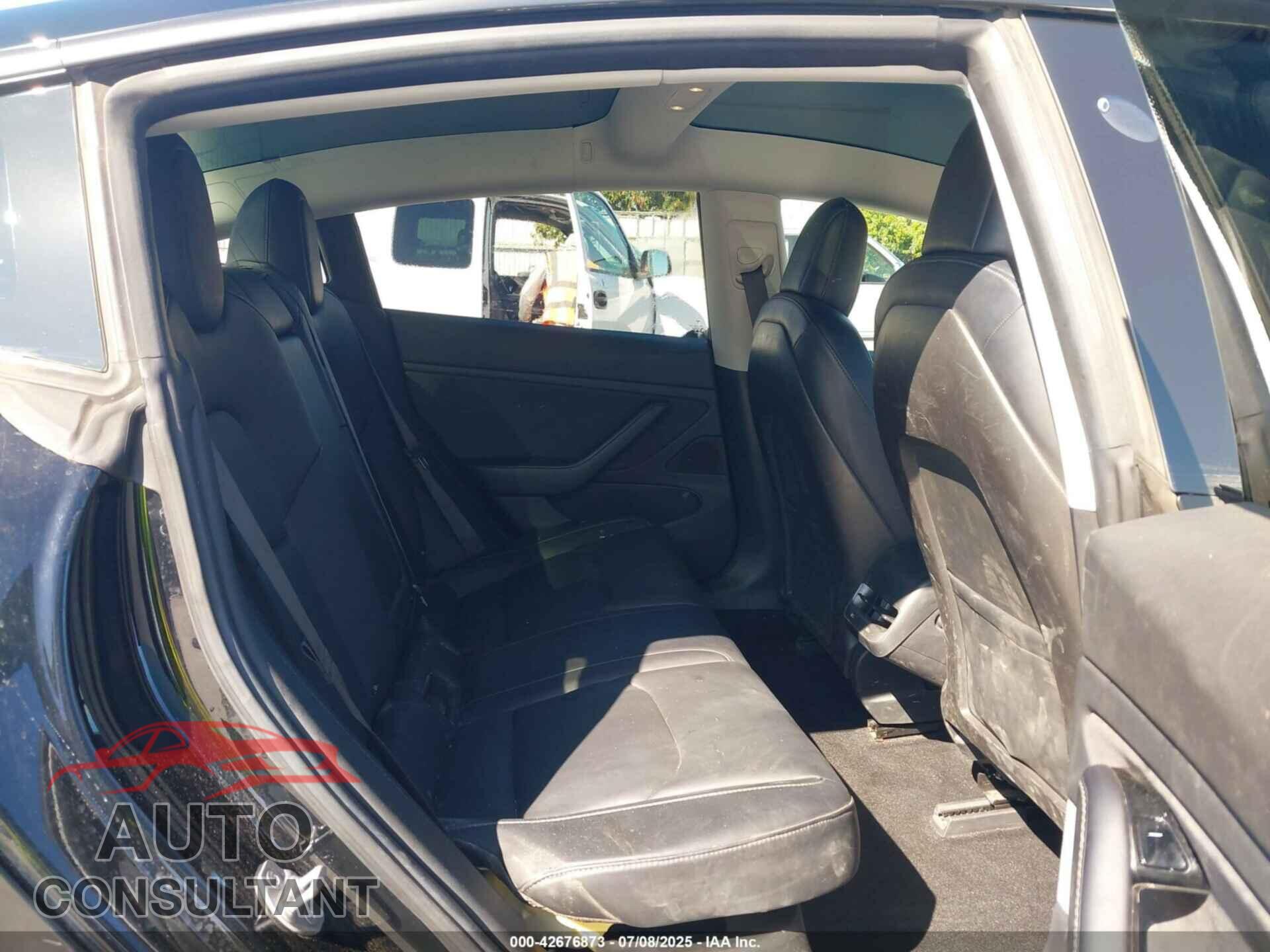 TESLA MODEL 3 2018 - 5YJ3E1EA9JF011457