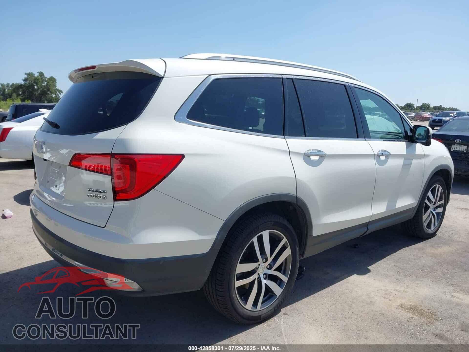 HONDA PILOT 2017 - 5FNYF6H96HB028339