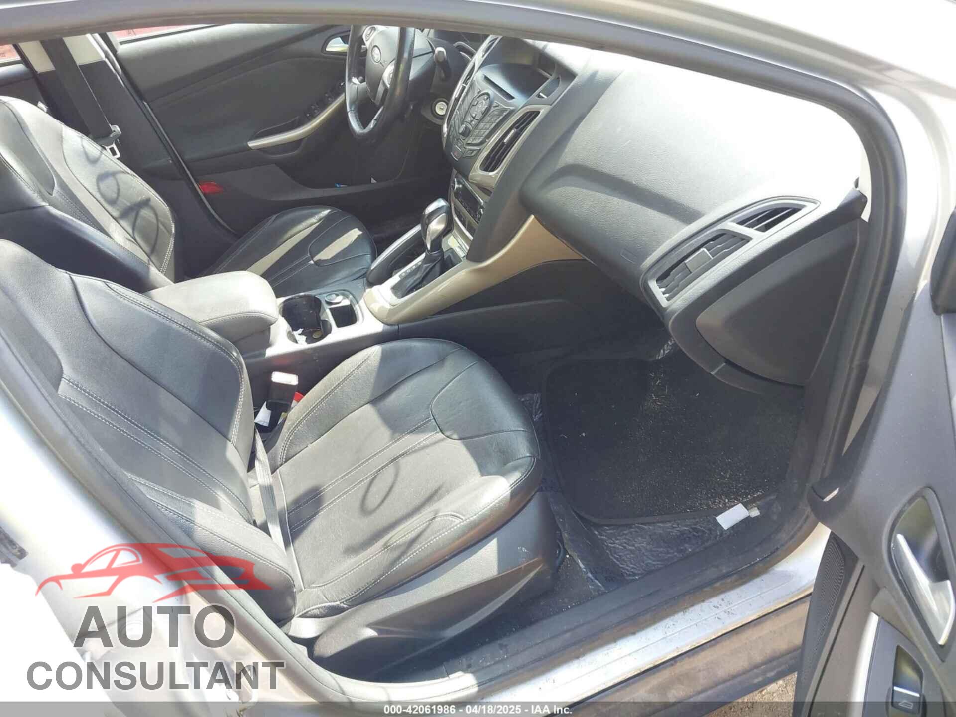 FORD FOCUS 2012 - 1FAHP3H22CL184078