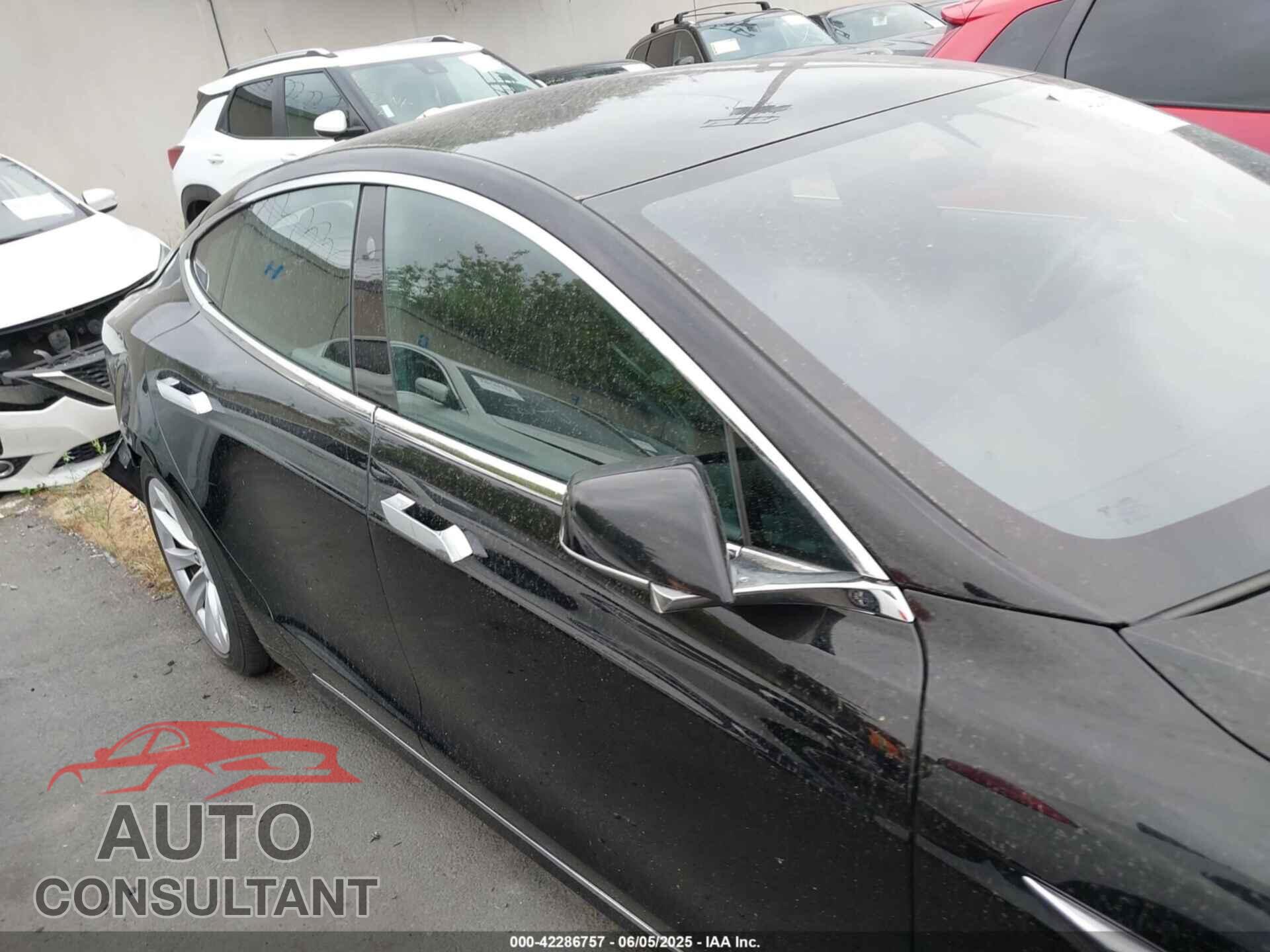 TESLA MODEL S 2018 - 5YJSA1E28JF266701