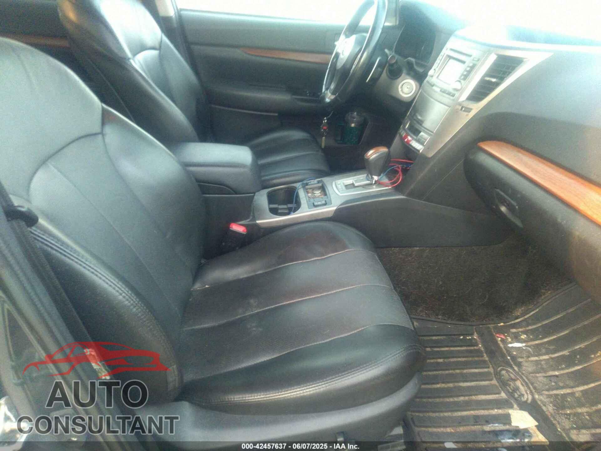 SUBARU OUTBACK 2014 - 4S4BRBLC5E3316897