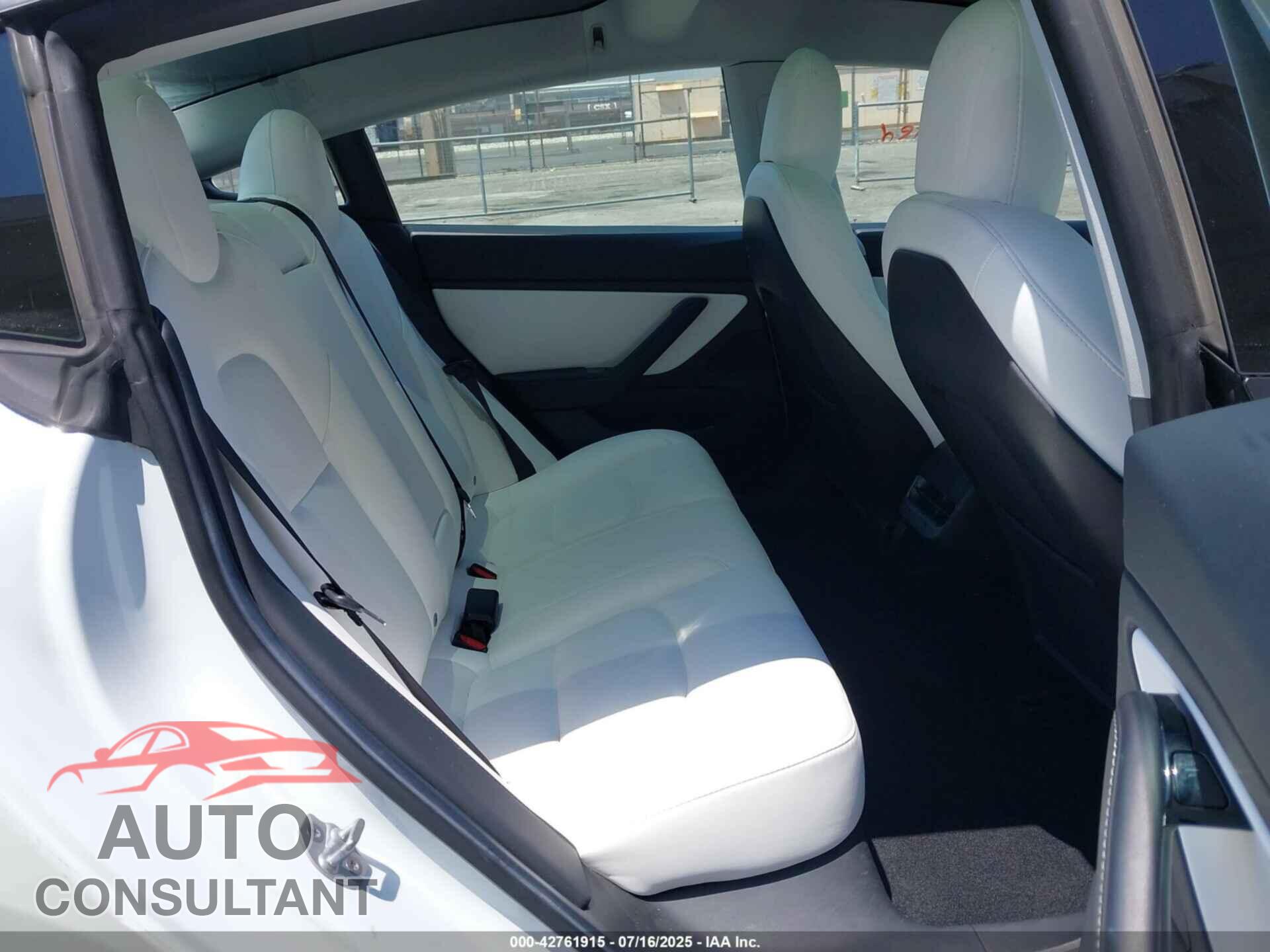 TESLA MODEL 3 2019 - 5YJ3E1EB3KF512970