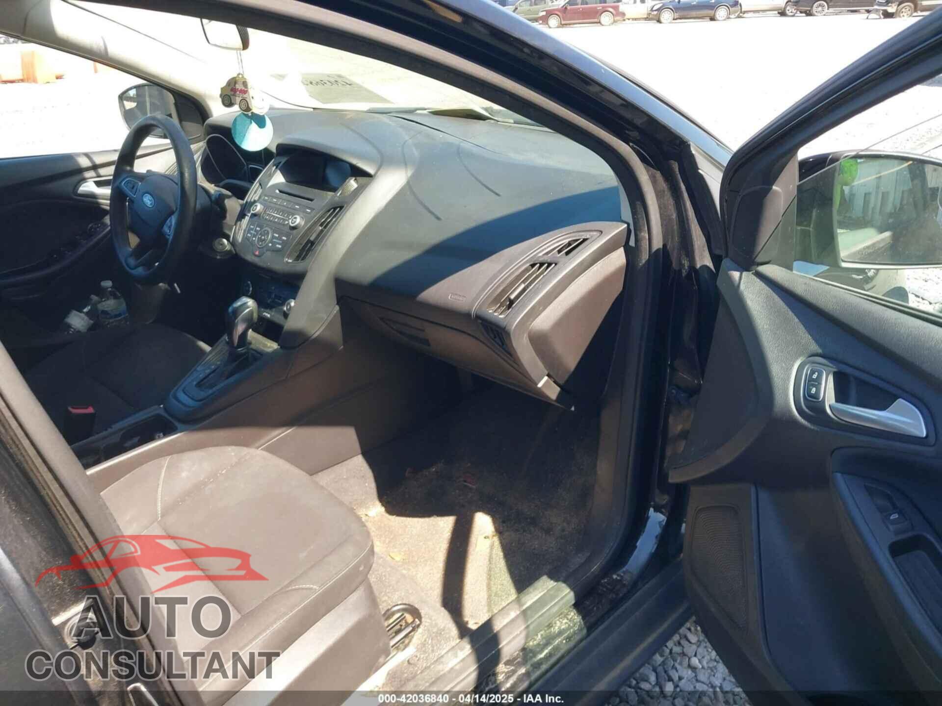 FORD FOCUS 2016 - 1FADP3F26GL285390