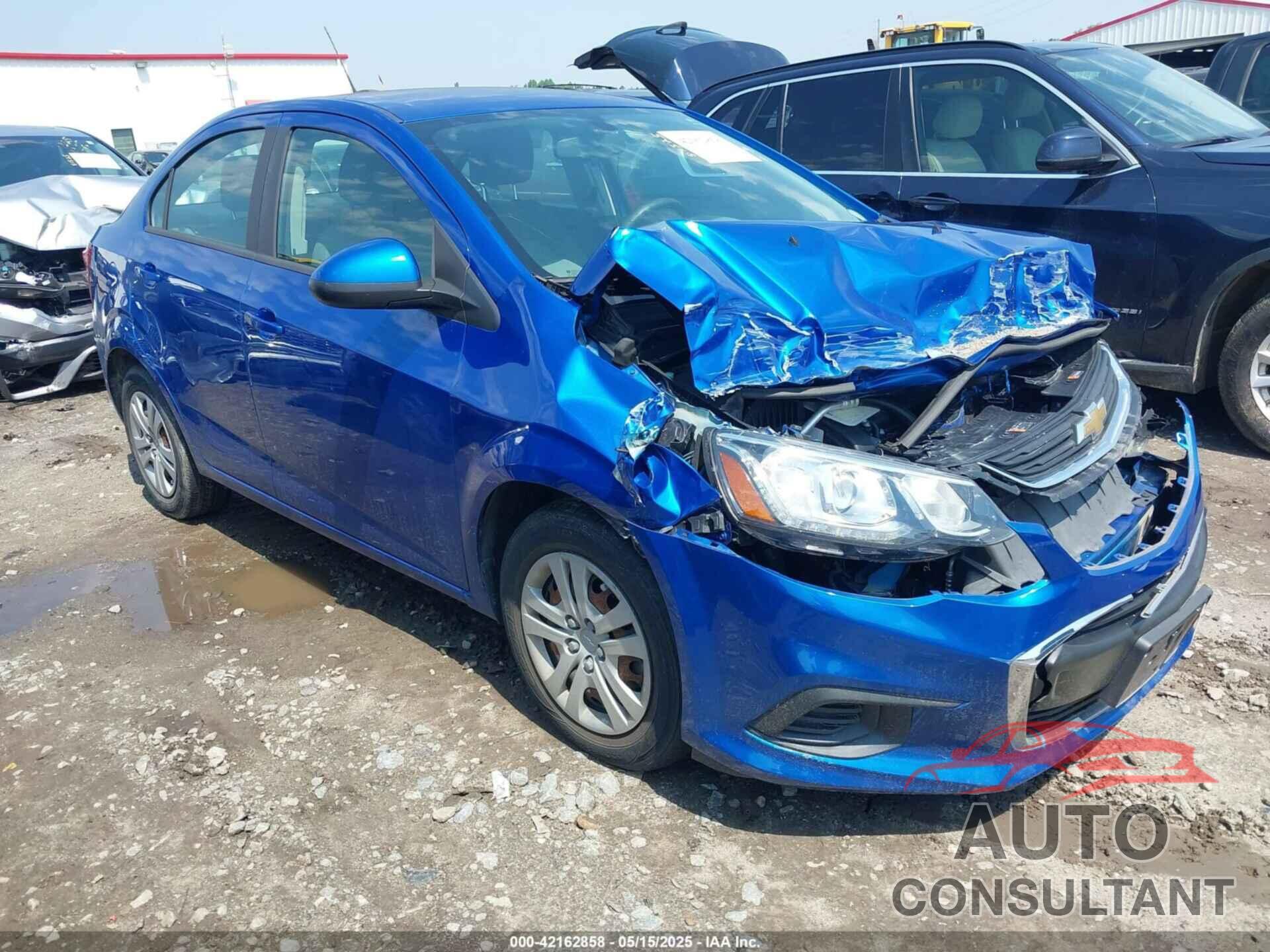CHEVROLET SONIC 2018 - 1G1JB5SHXJ4103573