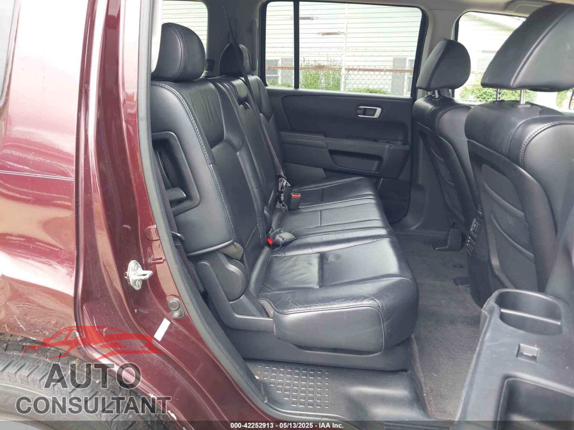 HONDA PILOT 2011 - 5FNYF4H68BB057469