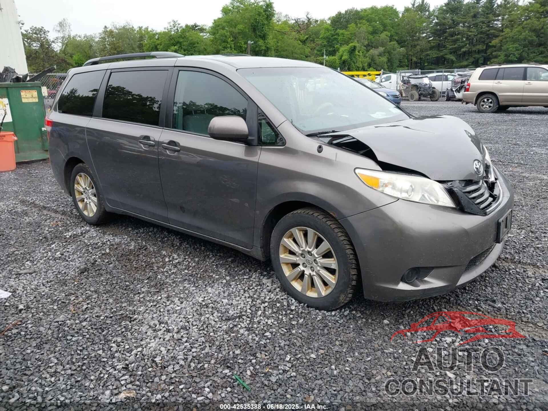 TOYOTA SIENNA 2014 - 5TDJK3DC9ES072629
