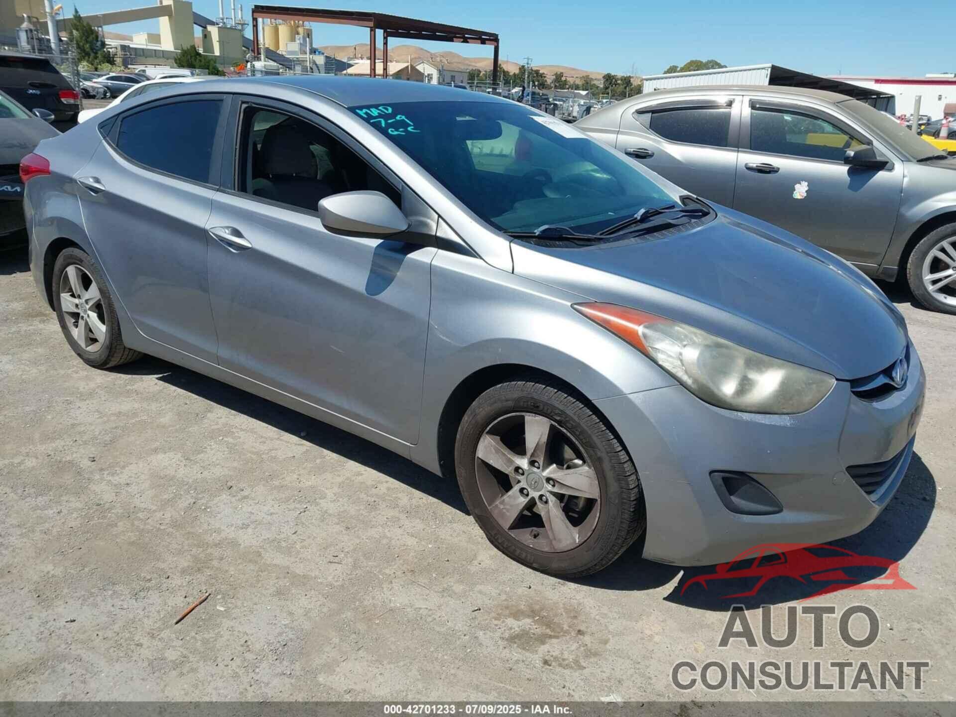 HYUNDAI ELANTRA 2013 - KMHDH4AE8DU730907