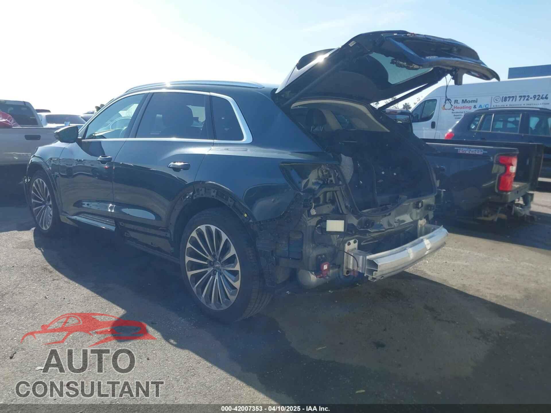 AUDI E-TRON 2019 - WA1VAAGE2KB021539