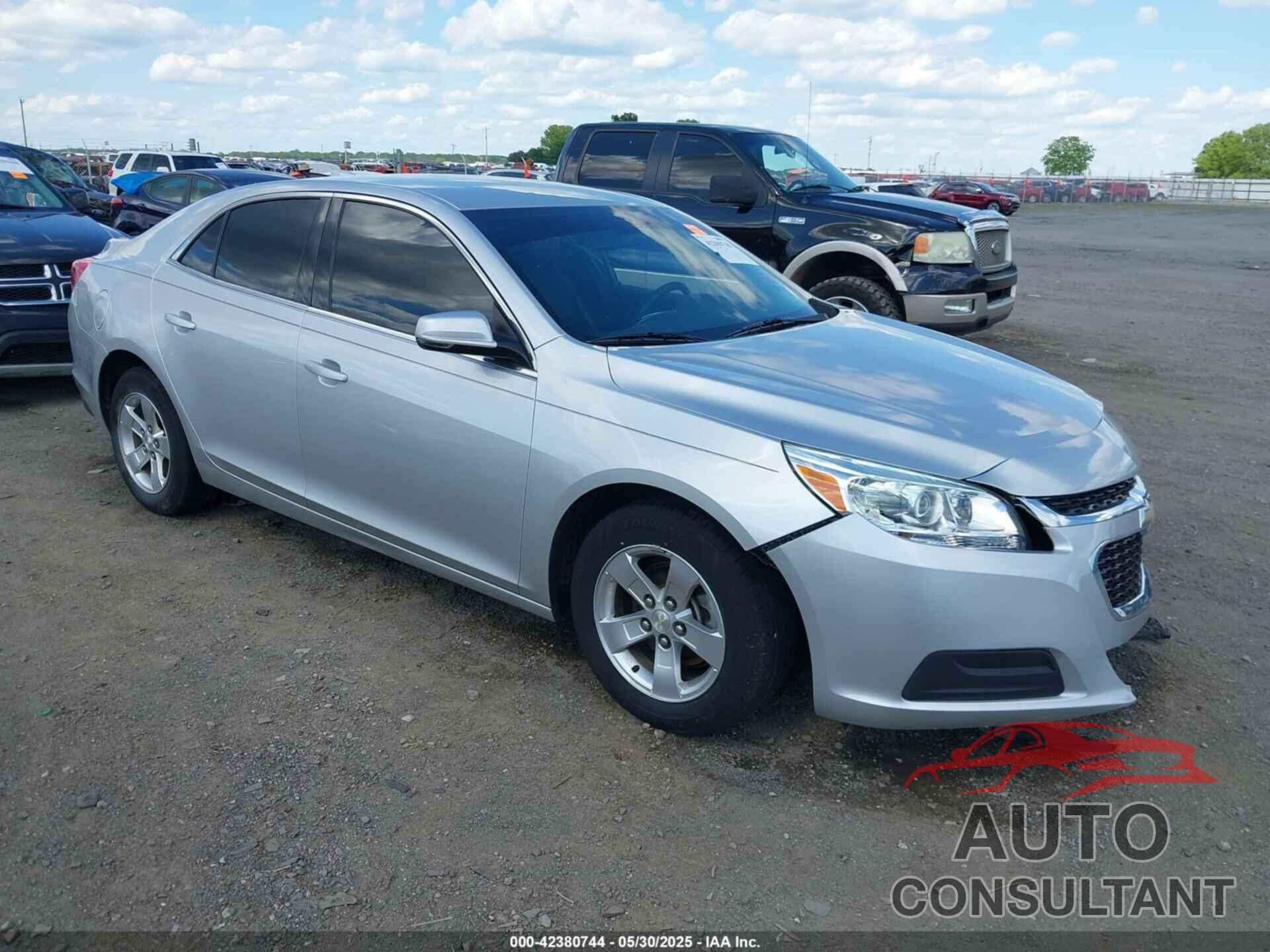 CHEVROLET MALIBU 2015 - 1G11C5SL0FF300636