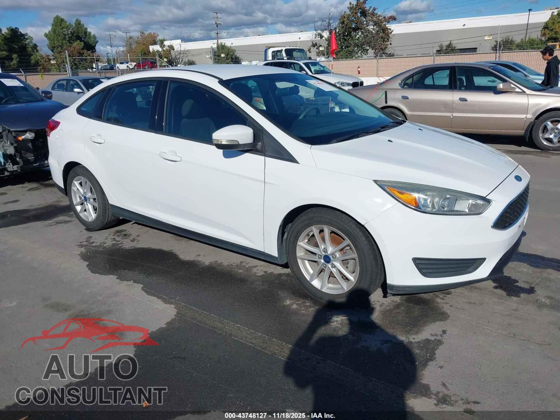 FORD FOCUS 2015 - 1FADP3F21FL206982