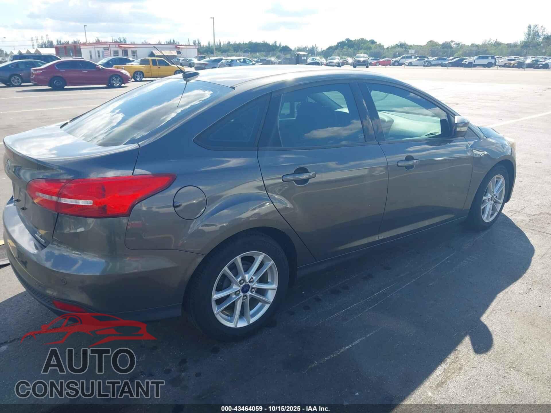 FORD FOCUS 2015 - 1FADP3F23FL339386