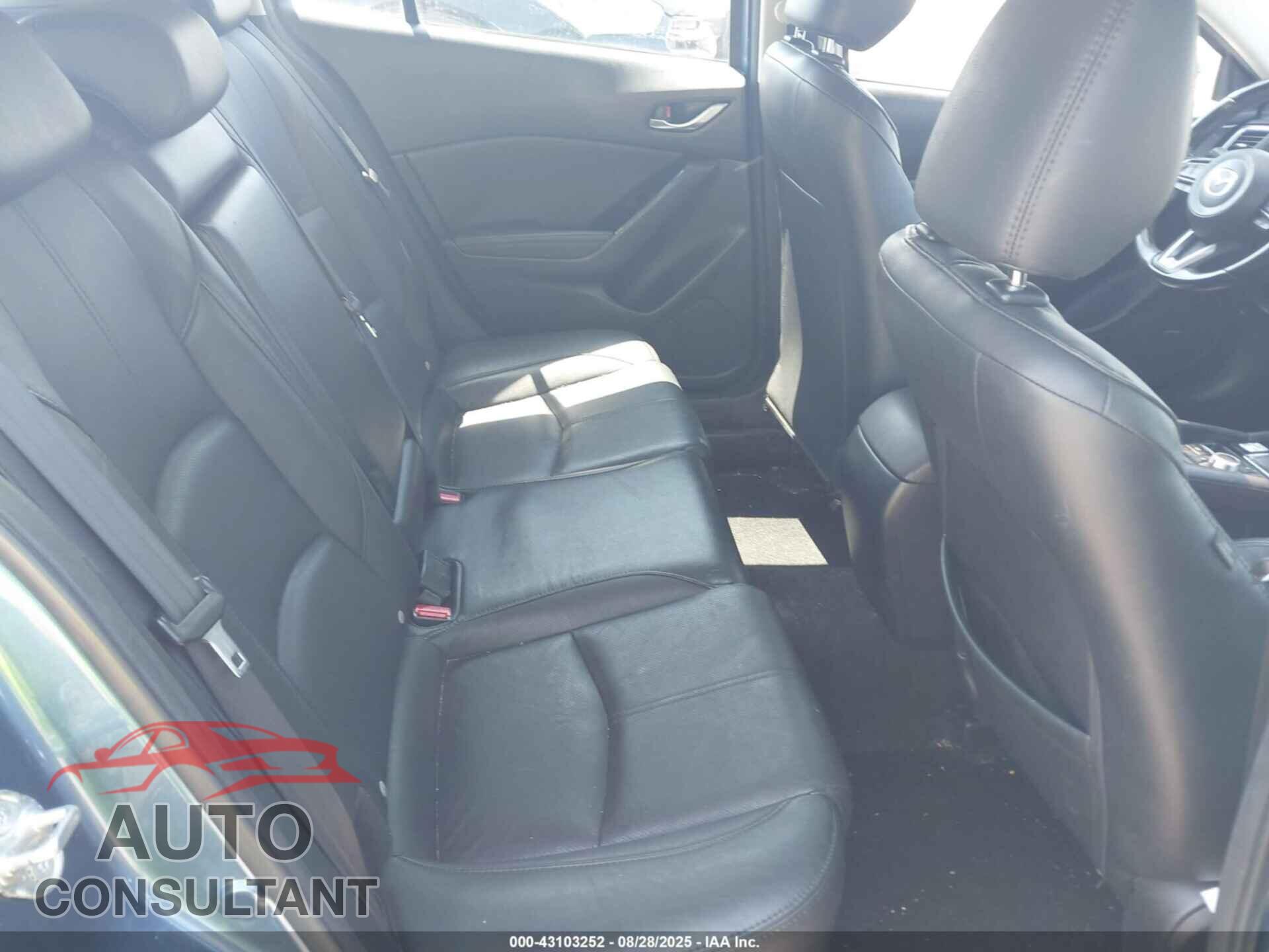 MAZDA MAZDA3 2018 - 3MZBN1M36JM261908