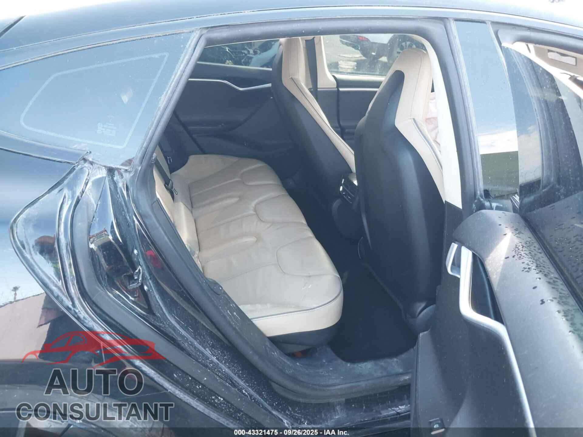 TESLA MODEL S 2012 - 5YJSA1DP8CFP02429