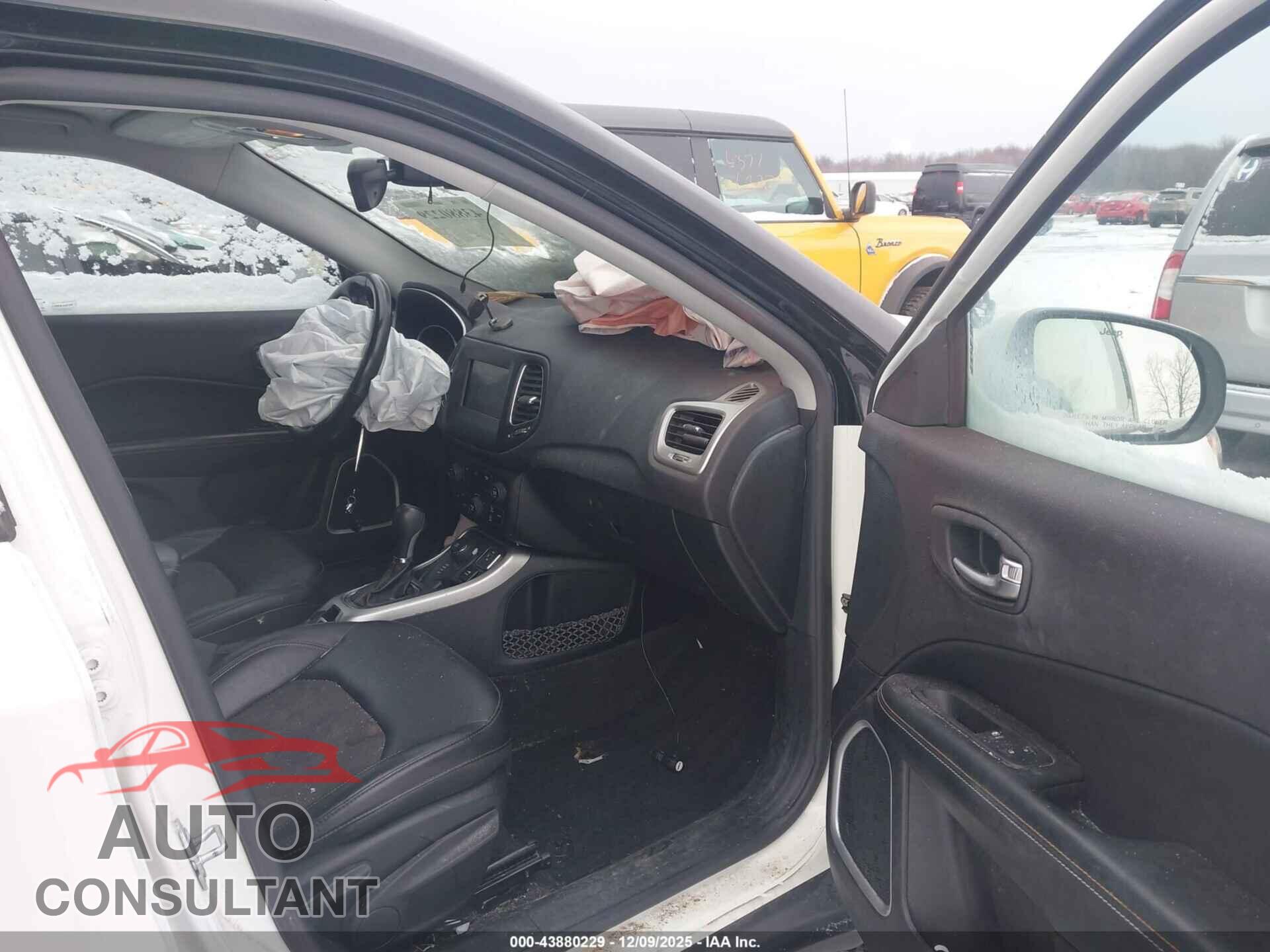 JEEP COMPASS 2018 - 3C4NJDBB6JT179044
