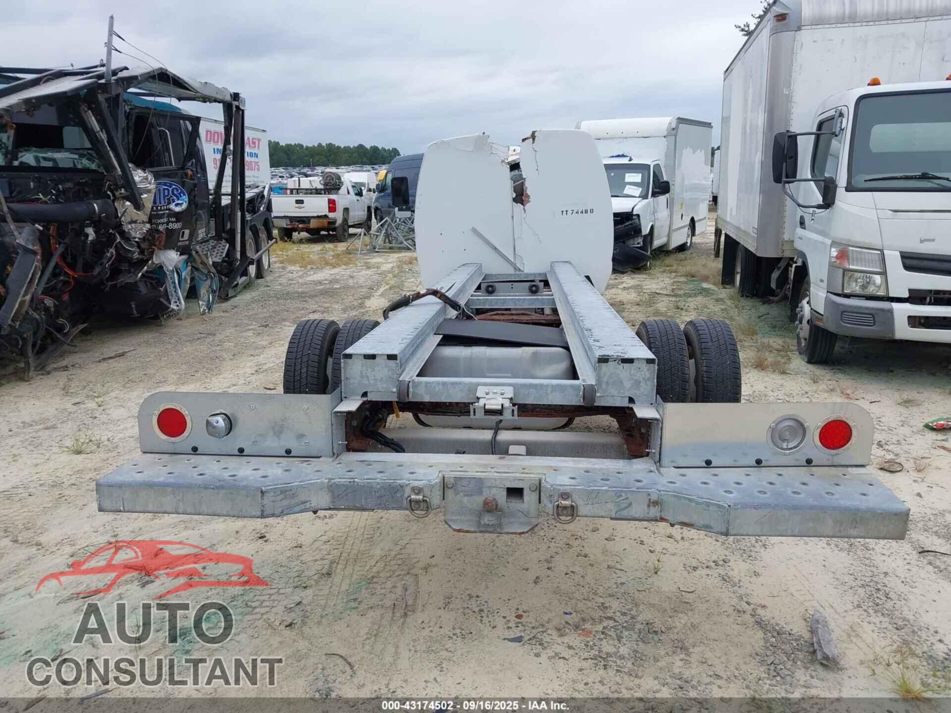 FORD E-450 CUTAWAY 2011 - 1FDXE4FS4BDB27521