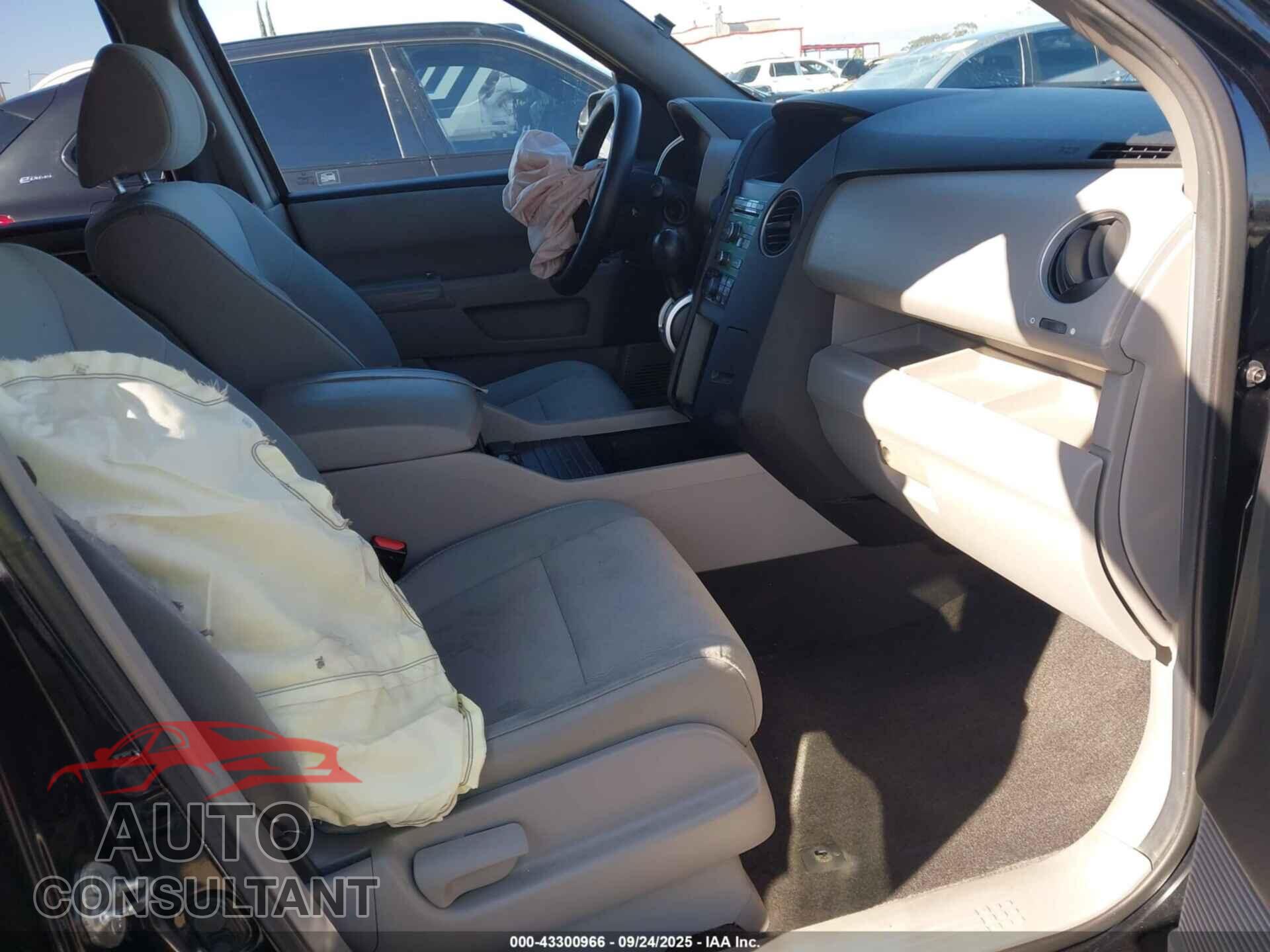 HONDA PILOT 2011 - 5FNYF3H29BB007767