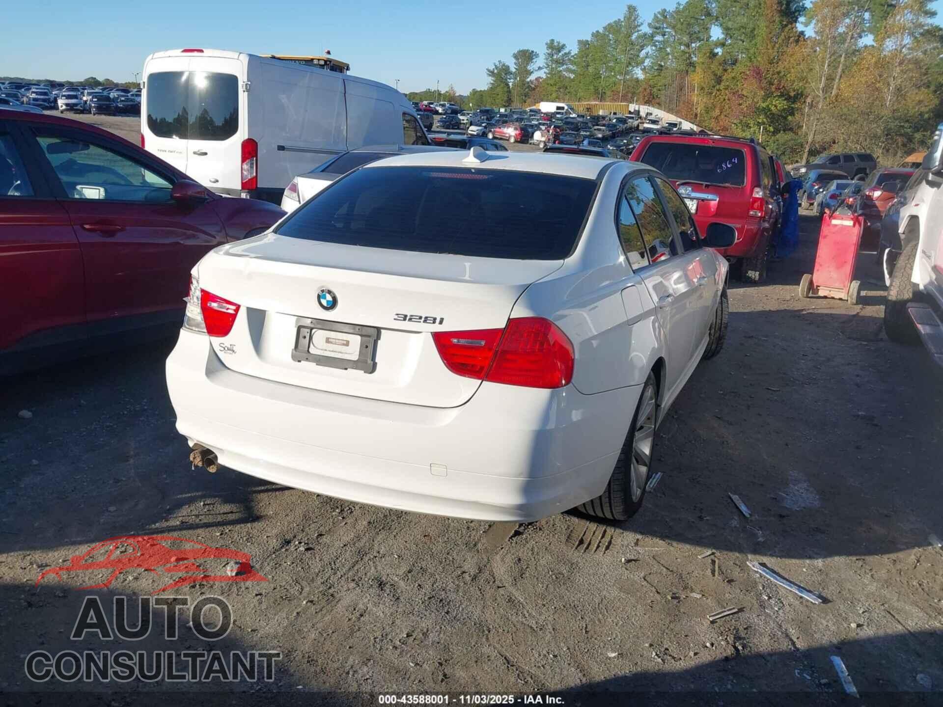 BMW 328I 2011 - WBAPH7C59BE683181