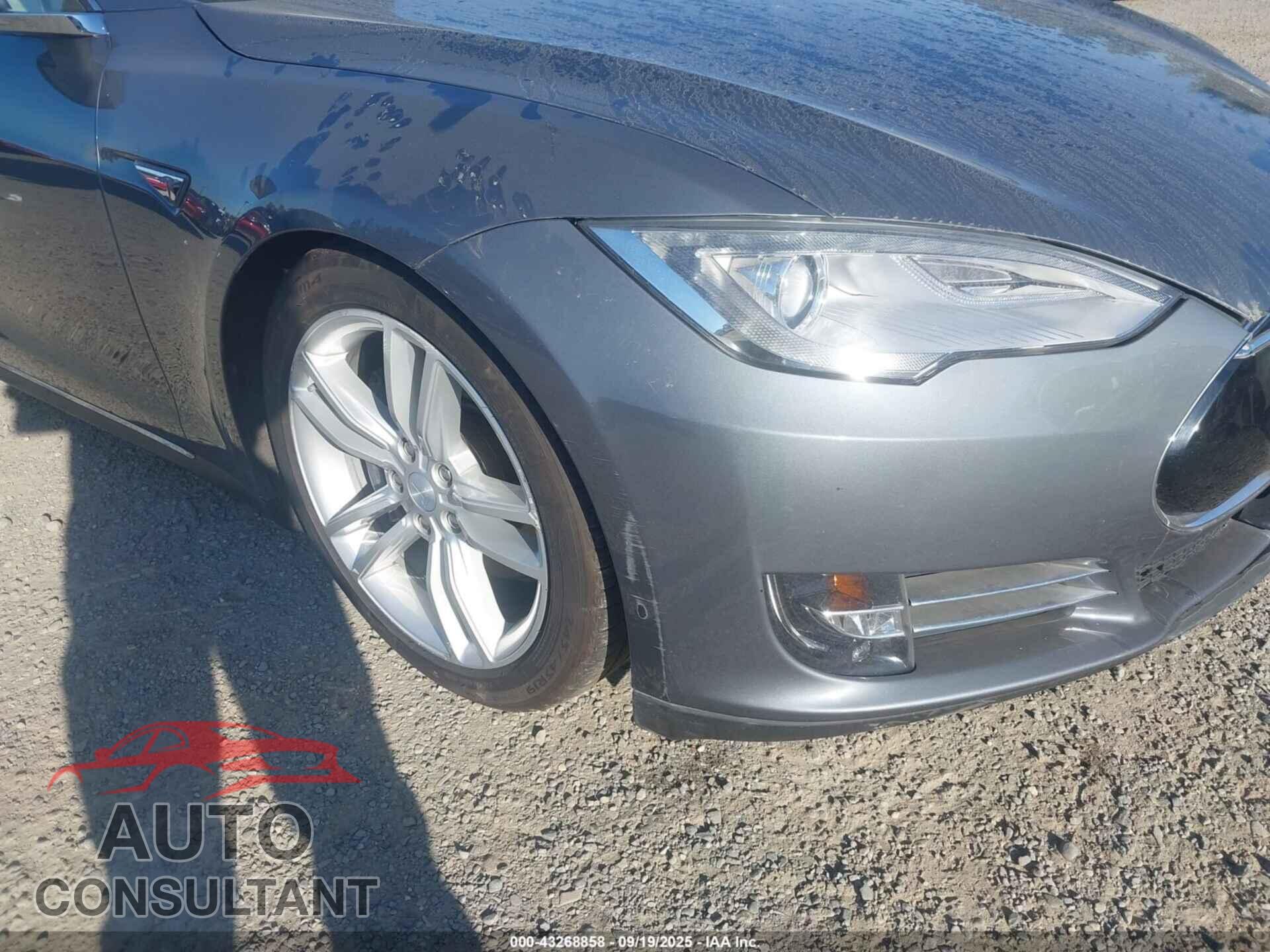 TESLA MODEL S 2013 - 5YJSA1CN7DFP15593