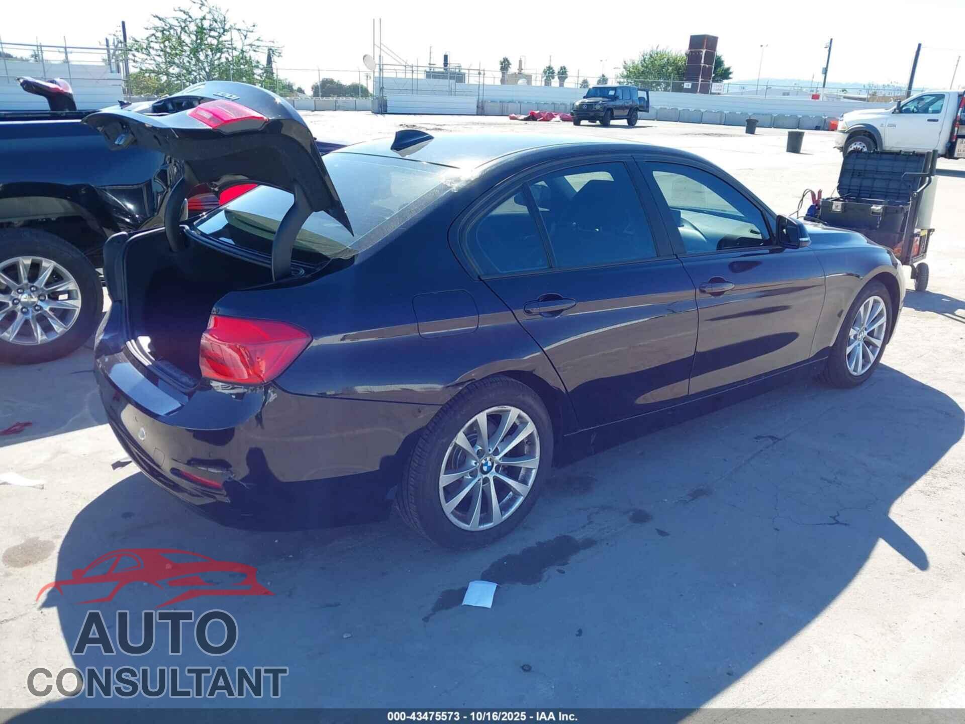 BMW 320I 2016 - WBA8E1G55GNU11318