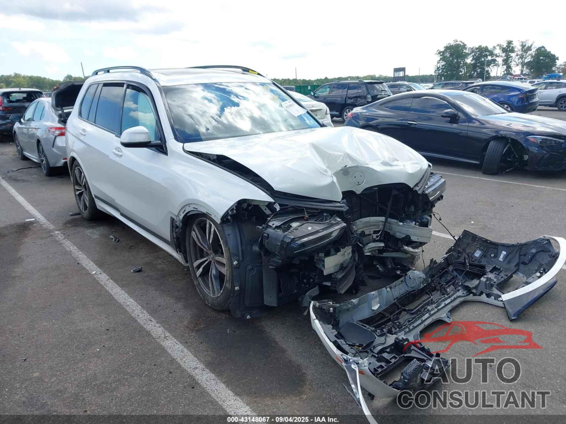 BMW X7 2024 - 5UX23EM08R9U94106
