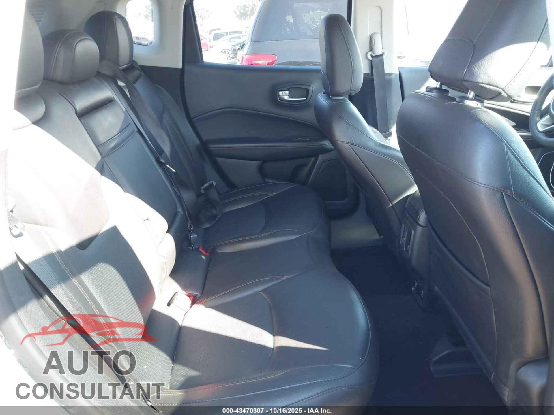 JEEP COMPASS 2019 - 3C4NJCCB3KT832407
