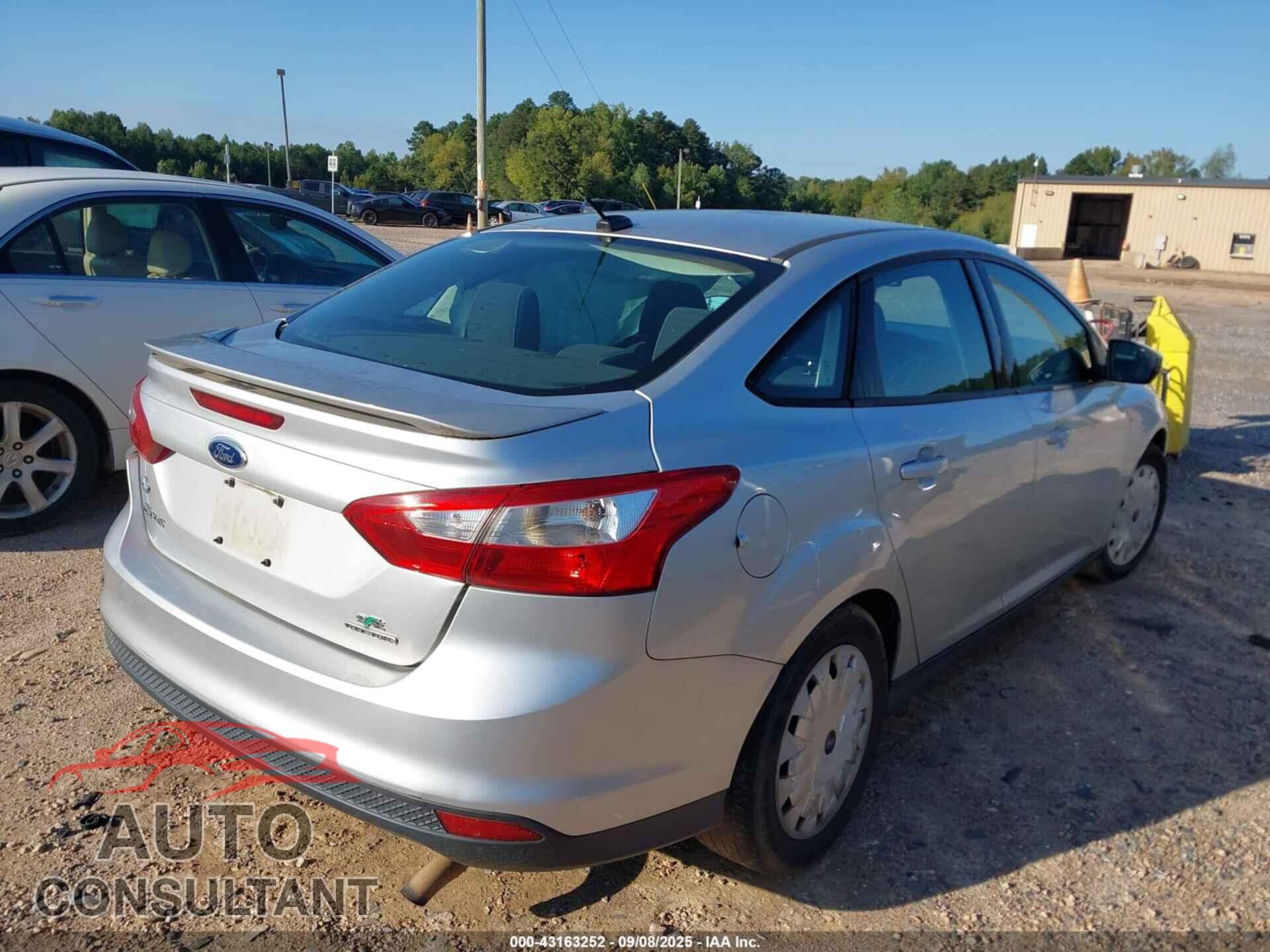 FORD FOCUS 2013 - 1FADP3F22DL230852