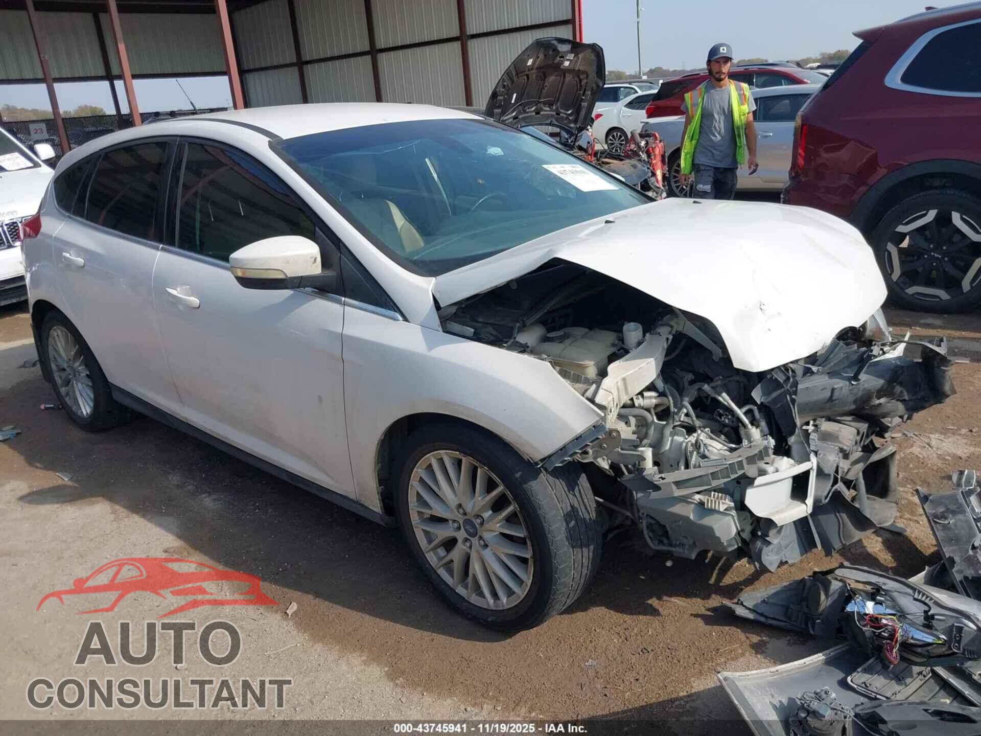 FORD FOCUS 2012 - 1FAHP3M26CL354948
