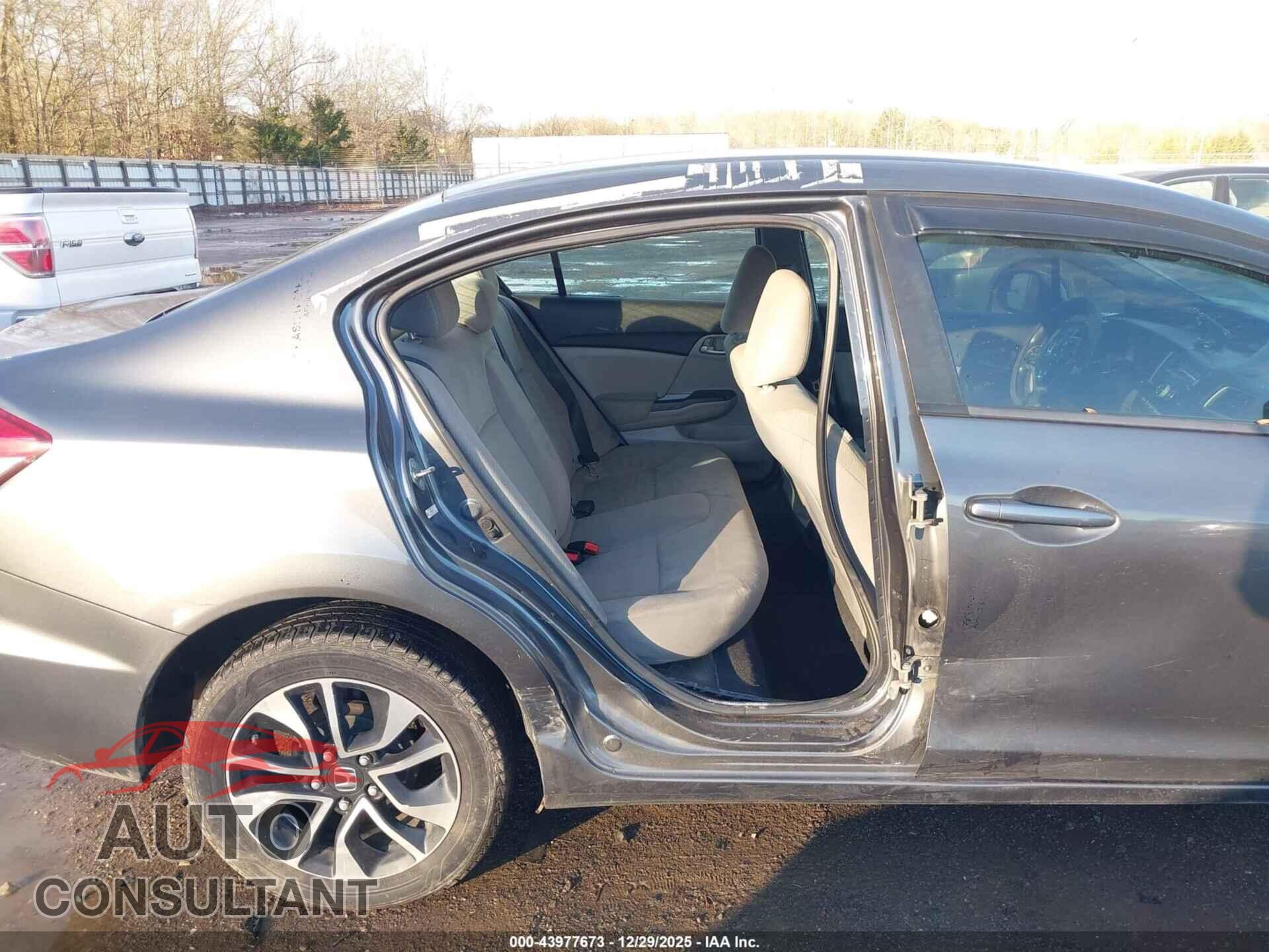 HONDA CIVIC 2013 - 2HGFB2F58DH511140