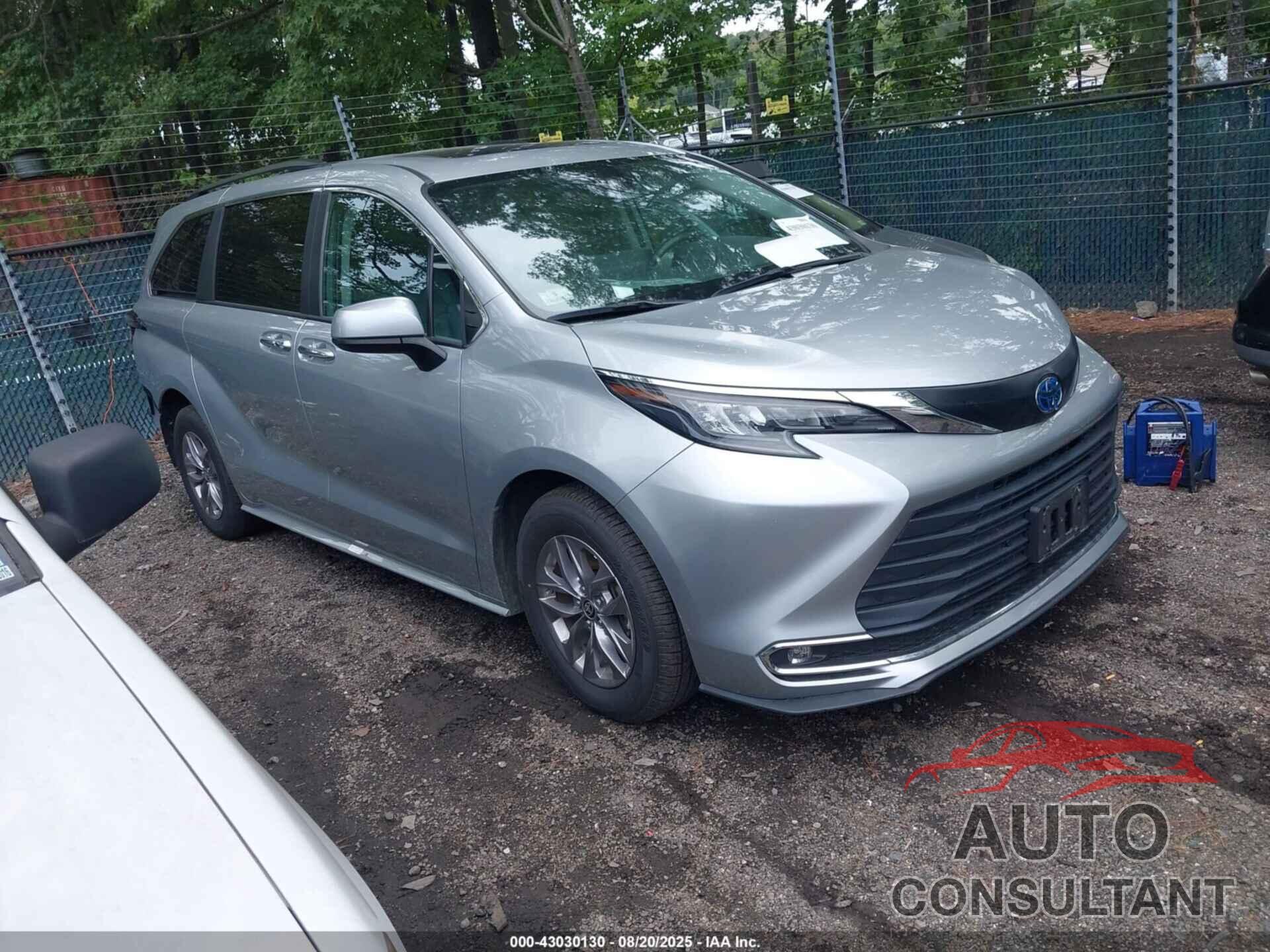 TOYOTA SIENNA 2024 - 5TDYRKEC7RS205106