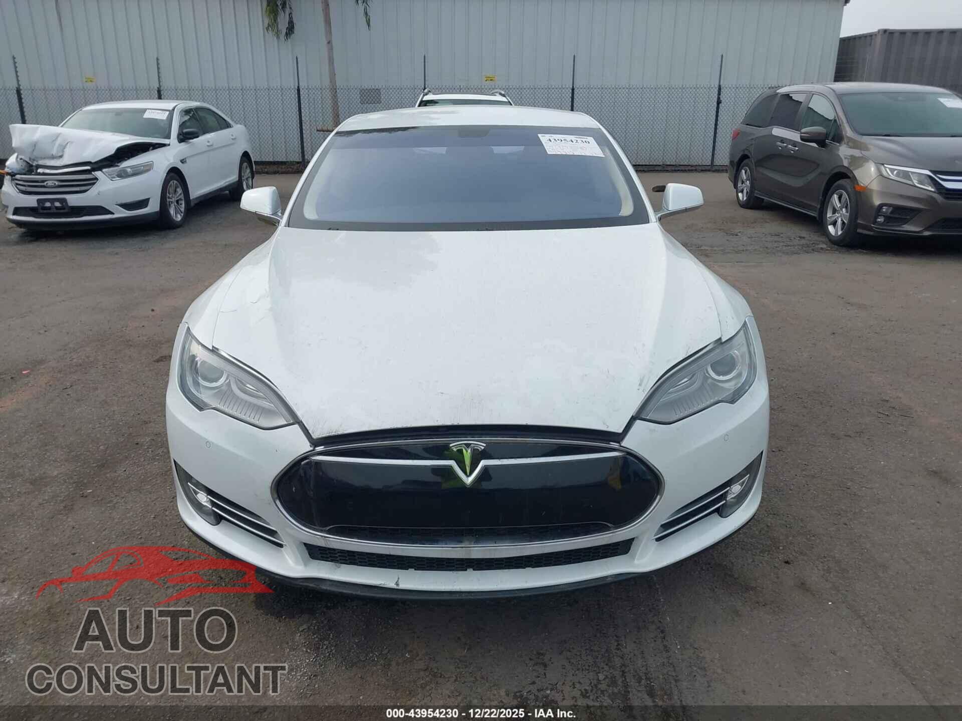 TESLA MODEL S 2013 - 5YJSA1CNXDFP28144