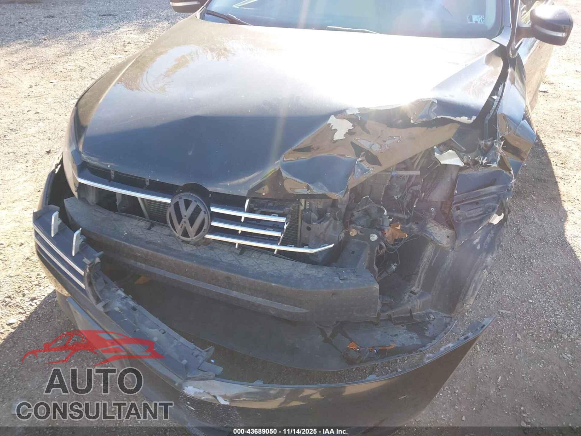 VOLKSWAGEN PASSAT 2013 - 1VWBN7A35DC128733